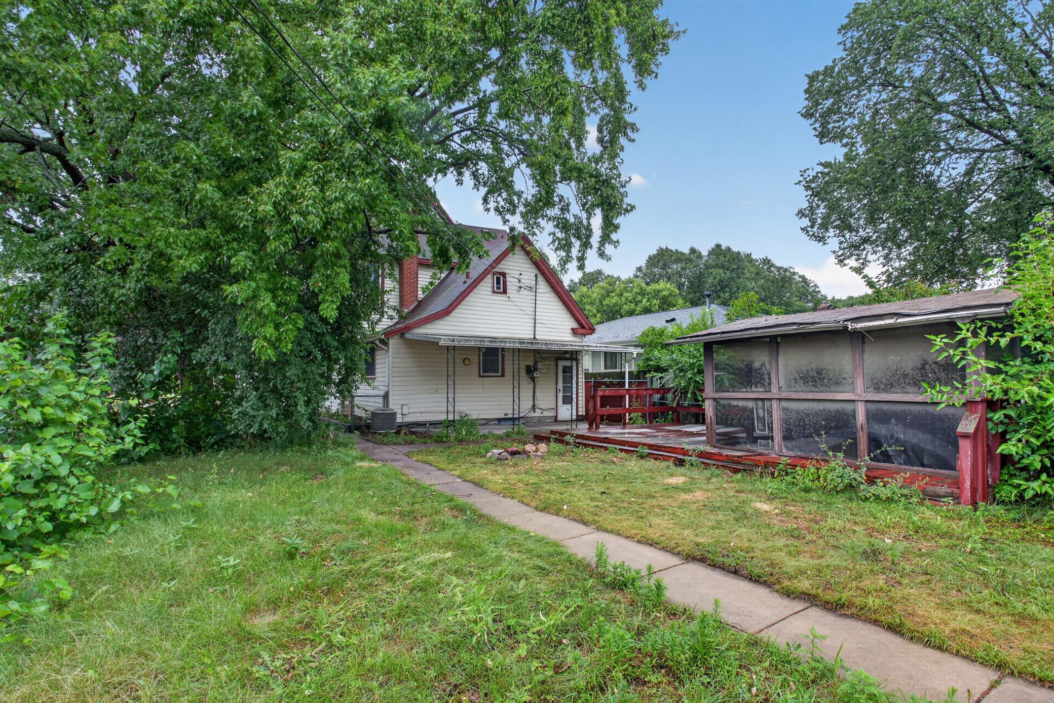 4028 Perry Ave N, Robbinsdale, MN 55422