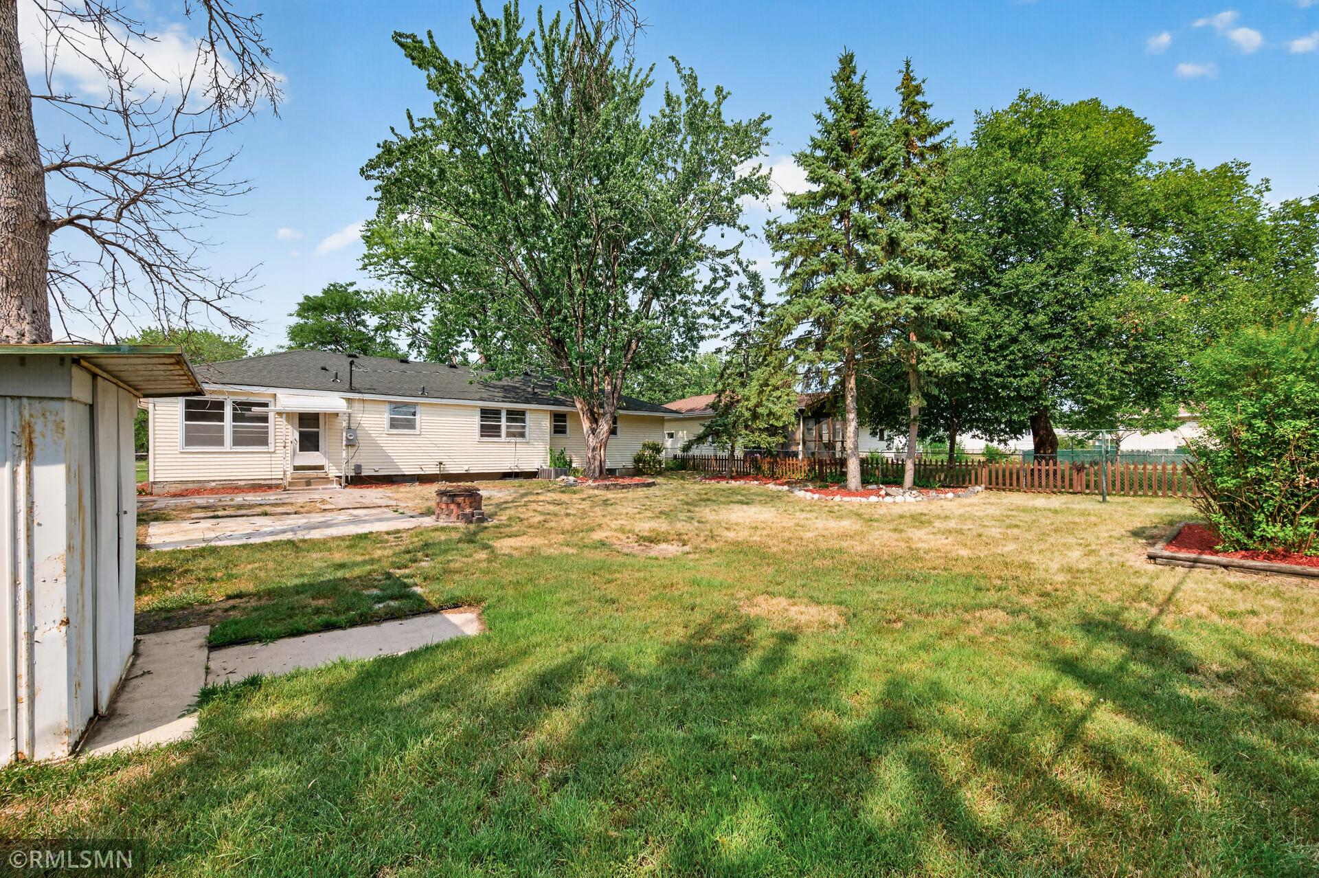 672 80th Ave NE, Spring Lake Park, MN 55432