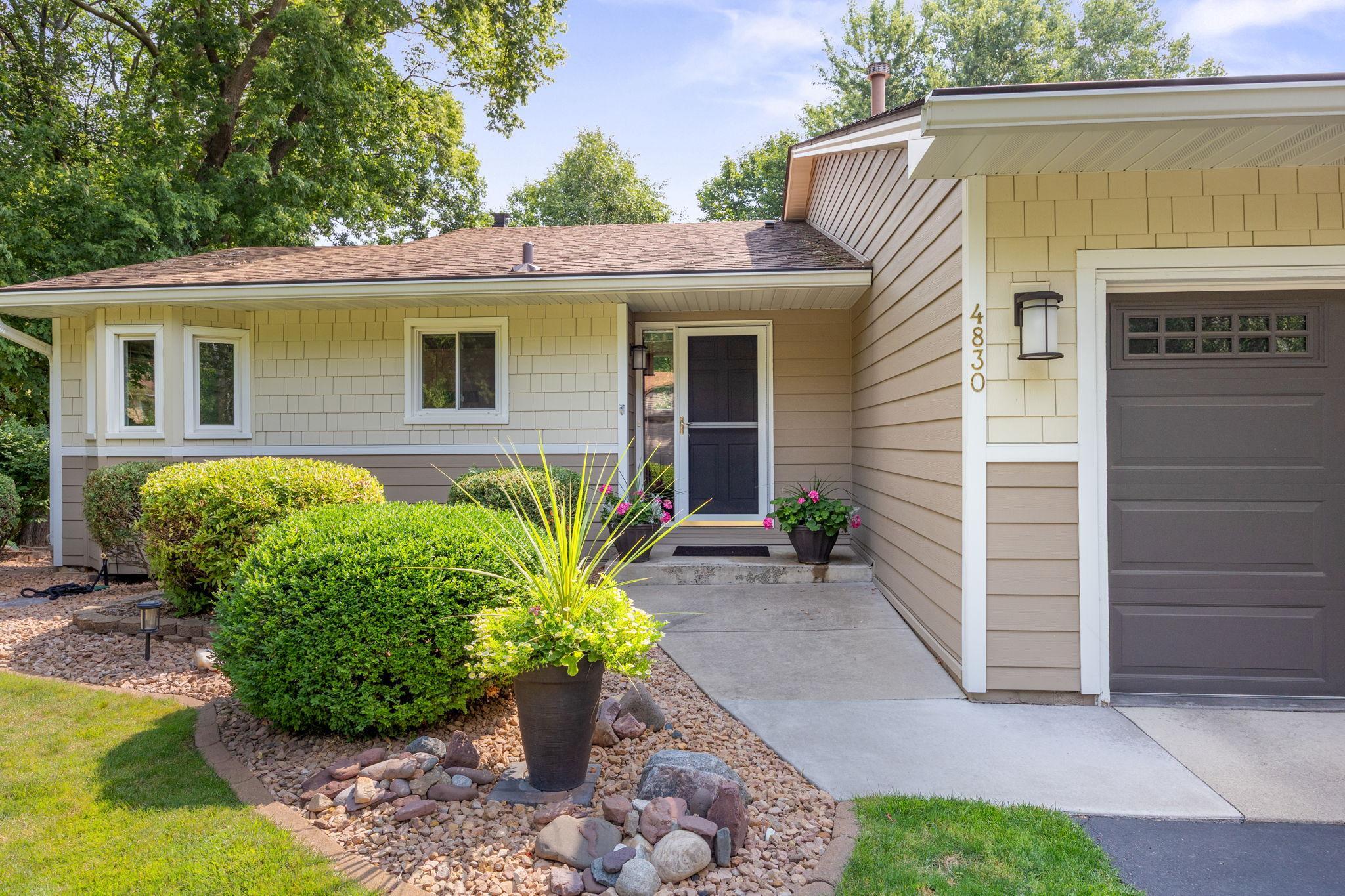 4830 Valley Forge Ln N, Plymouth, MN 55442