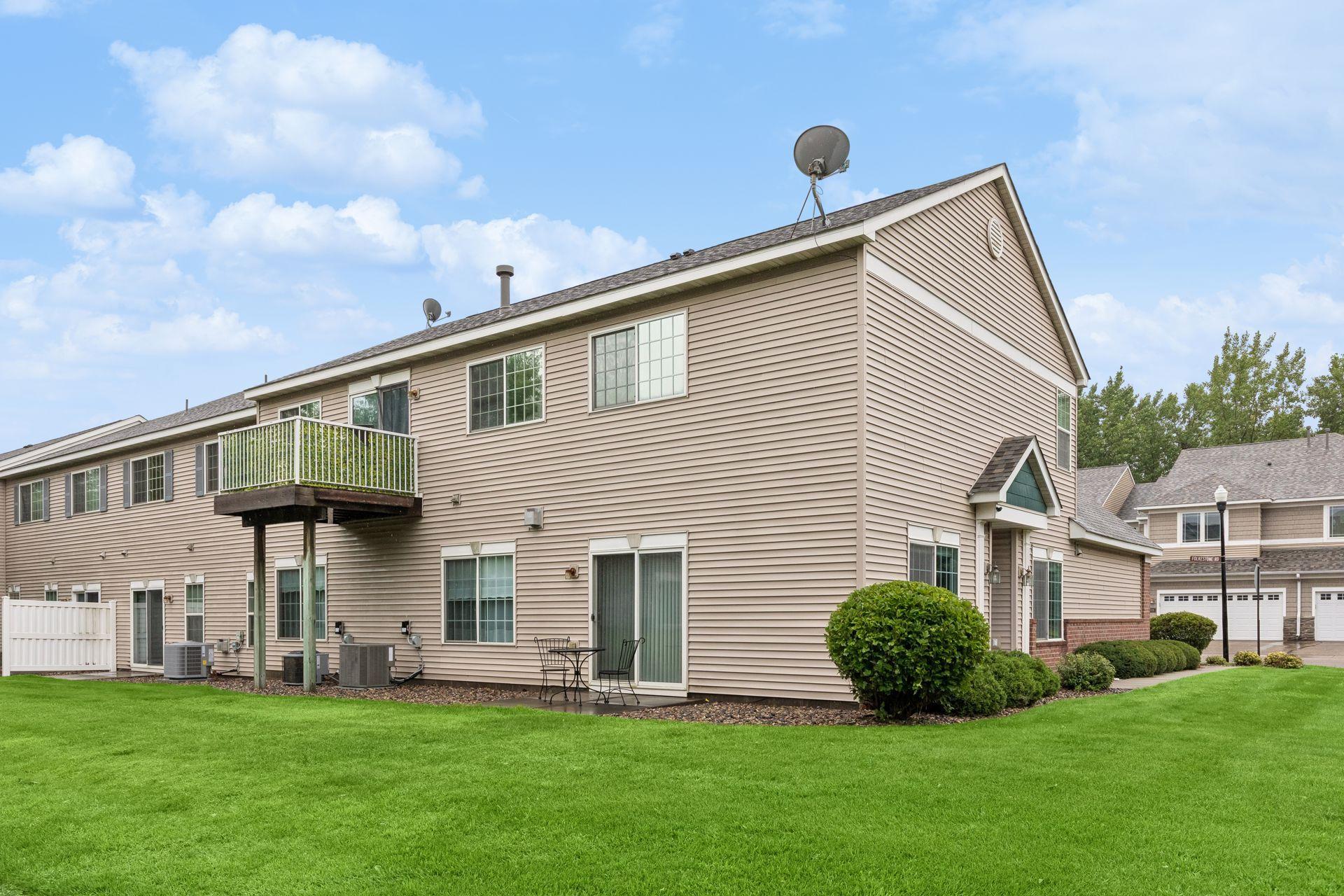 6889 Folkestone Rd #711, Apple Valley, MN 55124