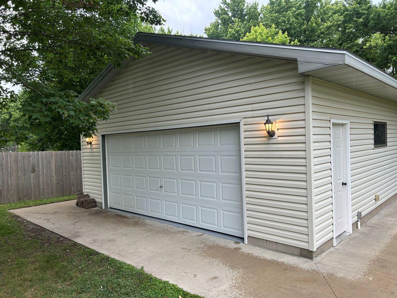 4027 Elmwood Dr, Saint Bonifacius, MN 55375