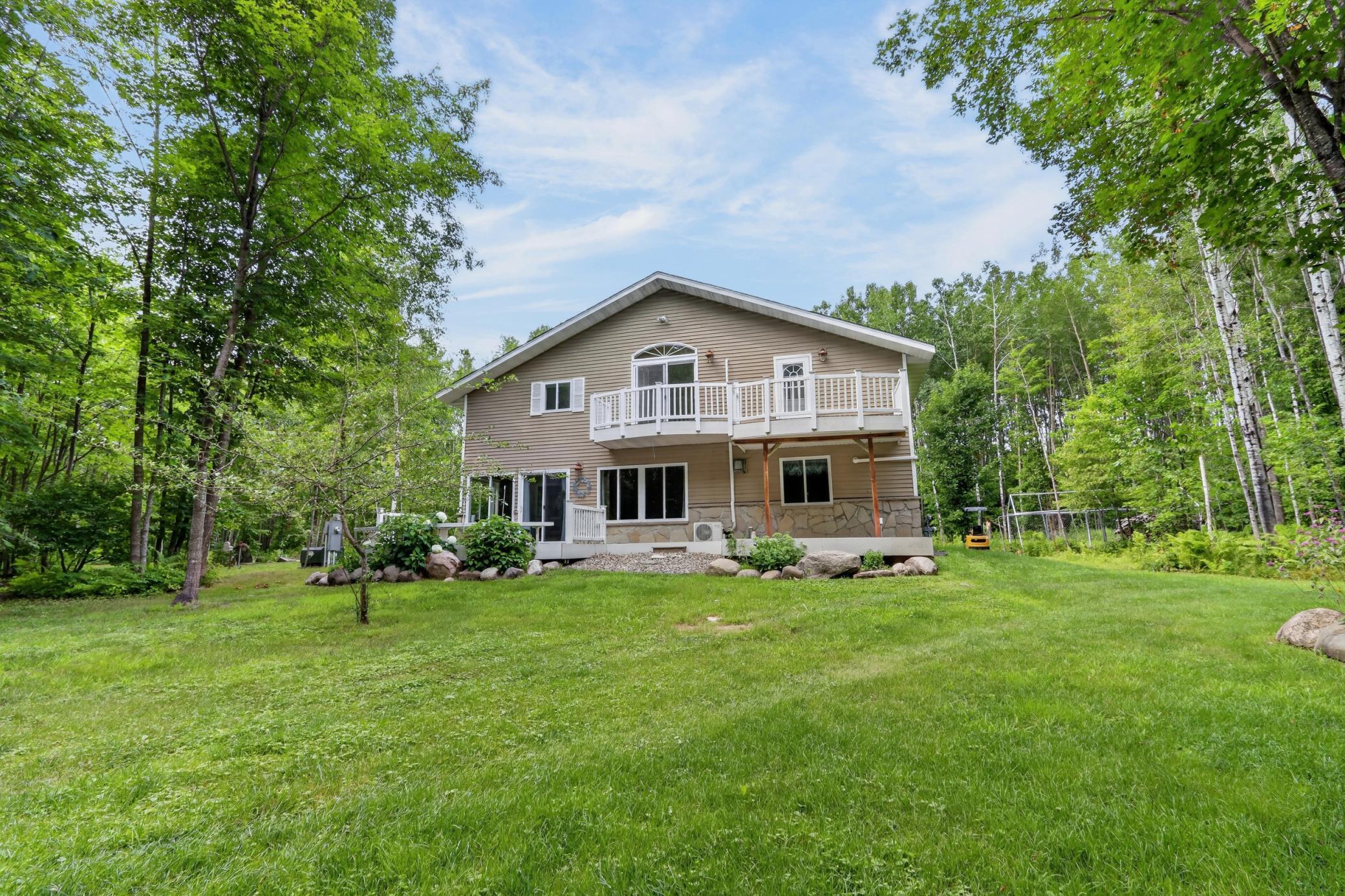 21564 Sugarbush Ln, Cohasset, MN 55721