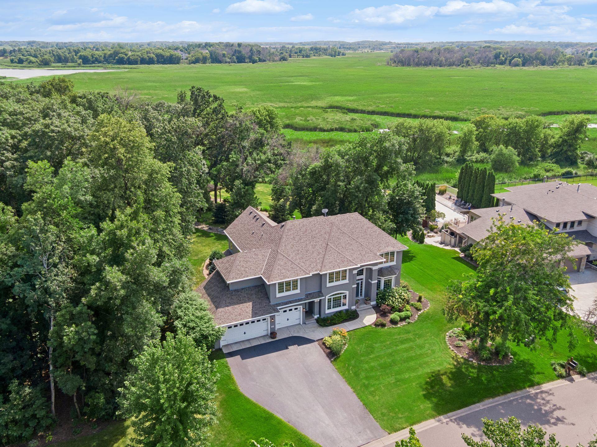 1015 Settlers Rd, Medina, MN 55340