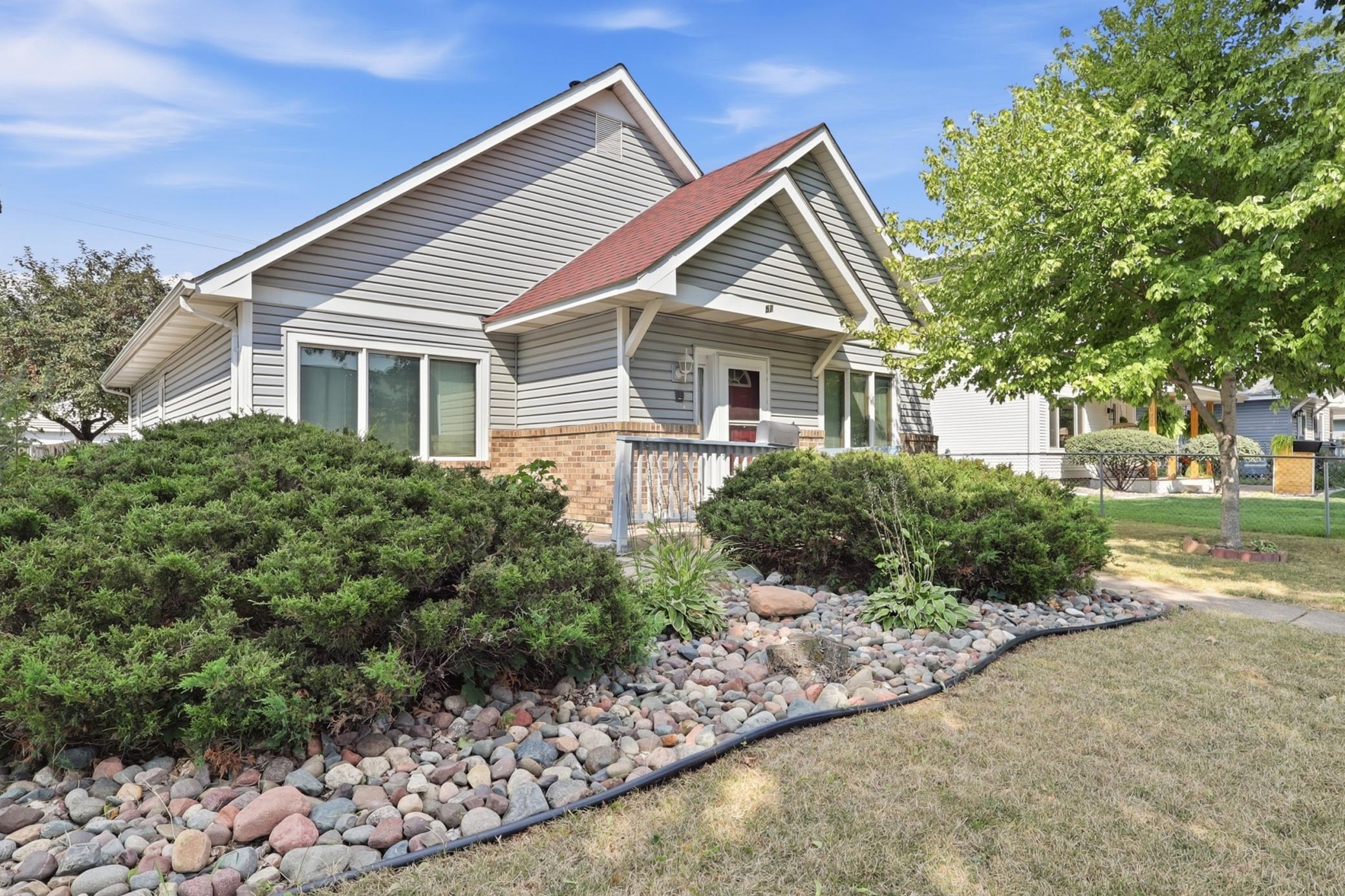 57 Sycamore St W, Saint Paul, MN 55117