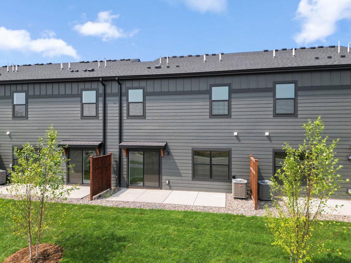 673 Tulare Ter, Newport, MN 55055