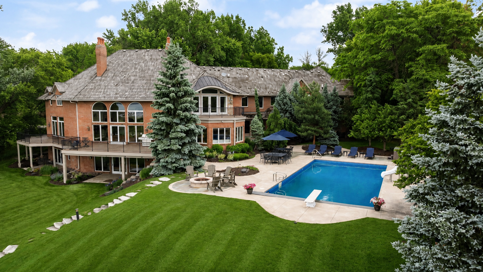 425 Oxford Rd, Orono, MN 55356