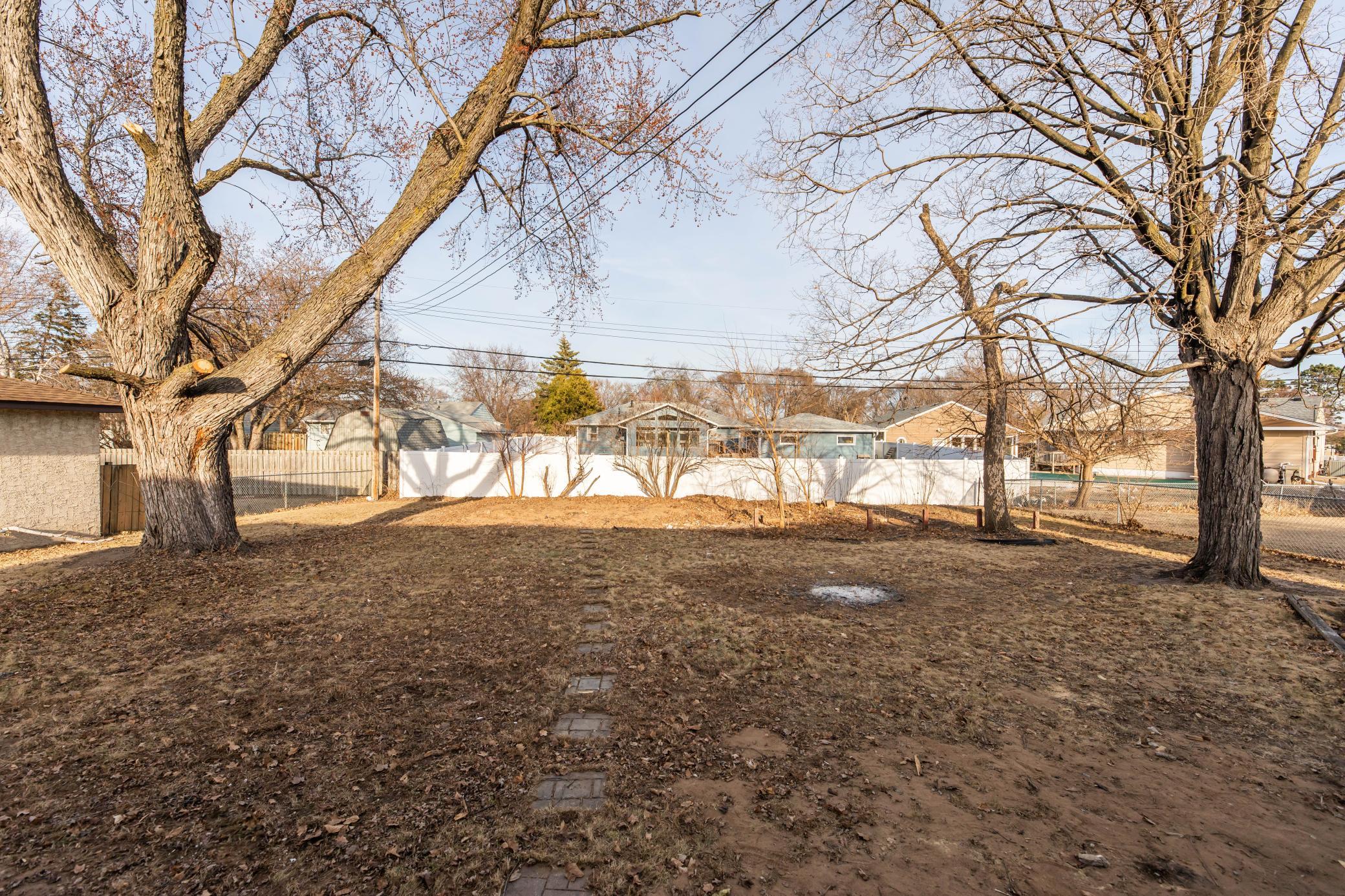 6412 Indiana Ave N, Brooklyn Center, MN 55429