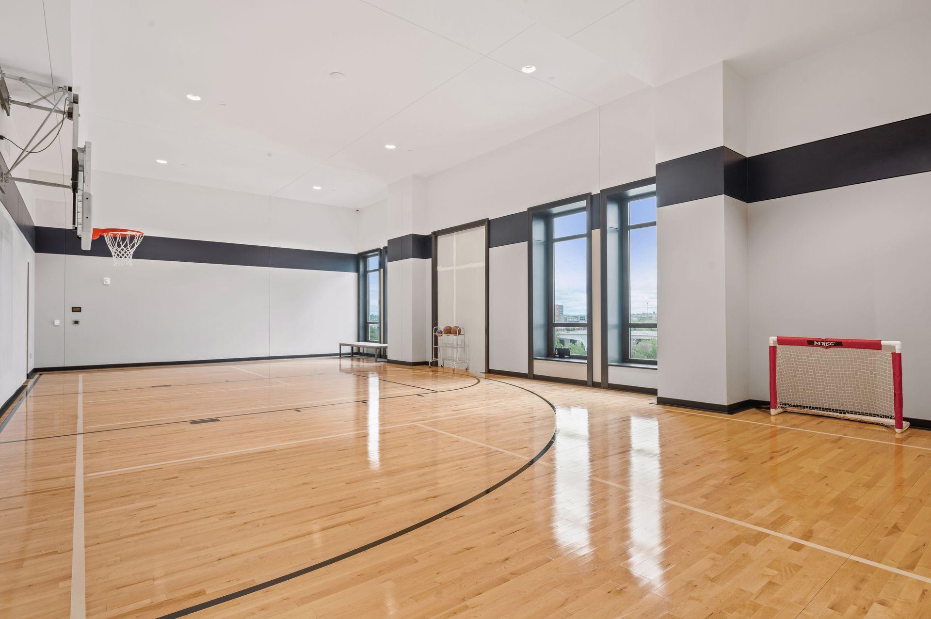 1111 W River Pw #10E, Minneapolis, MN 55415