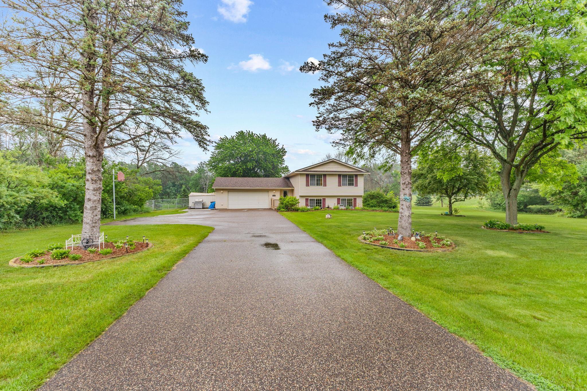 20075 Uplander St NW, Oak Grove, MN 55011