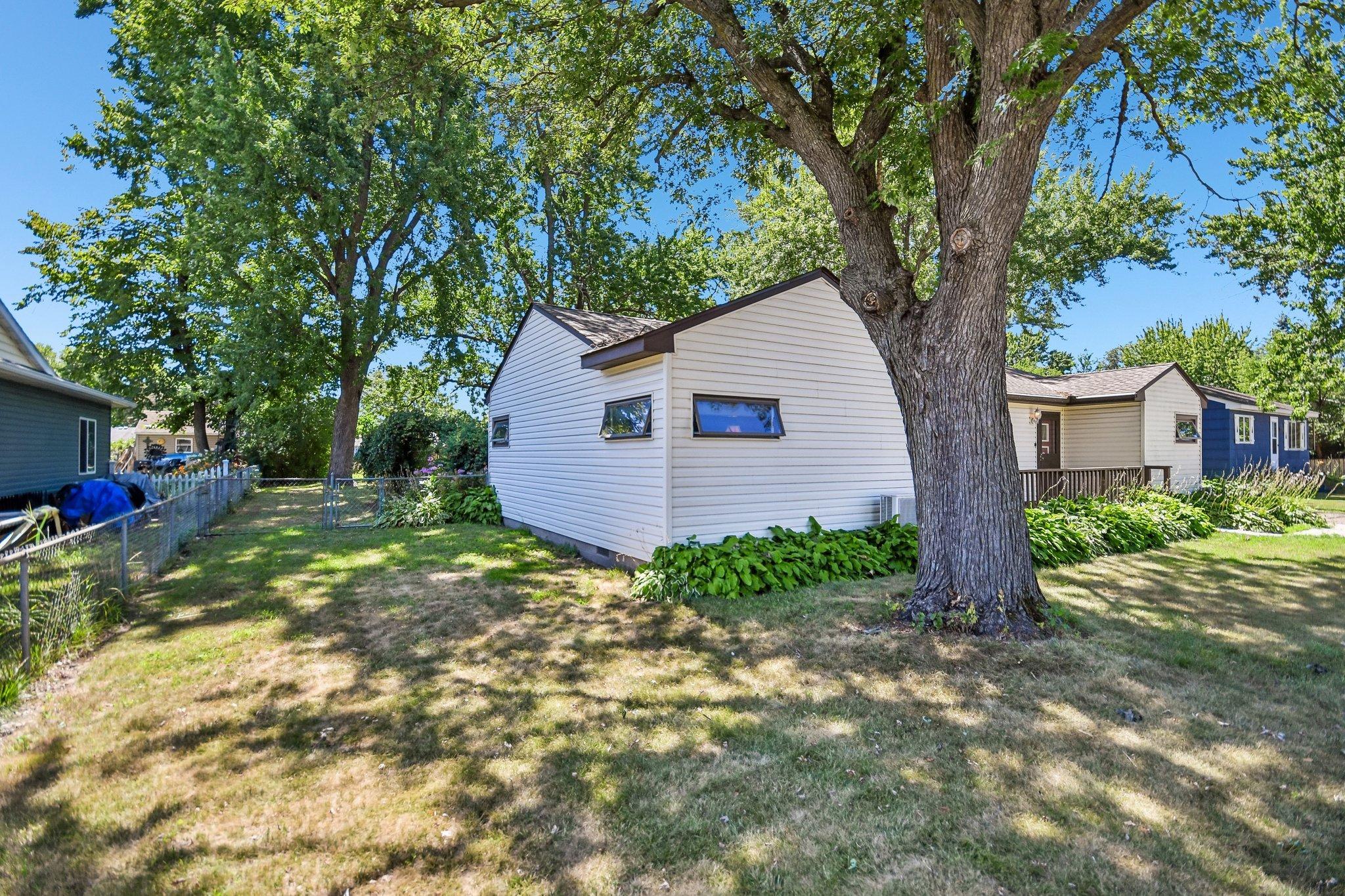 1824 9th St, White Bear Lake, MN 55110