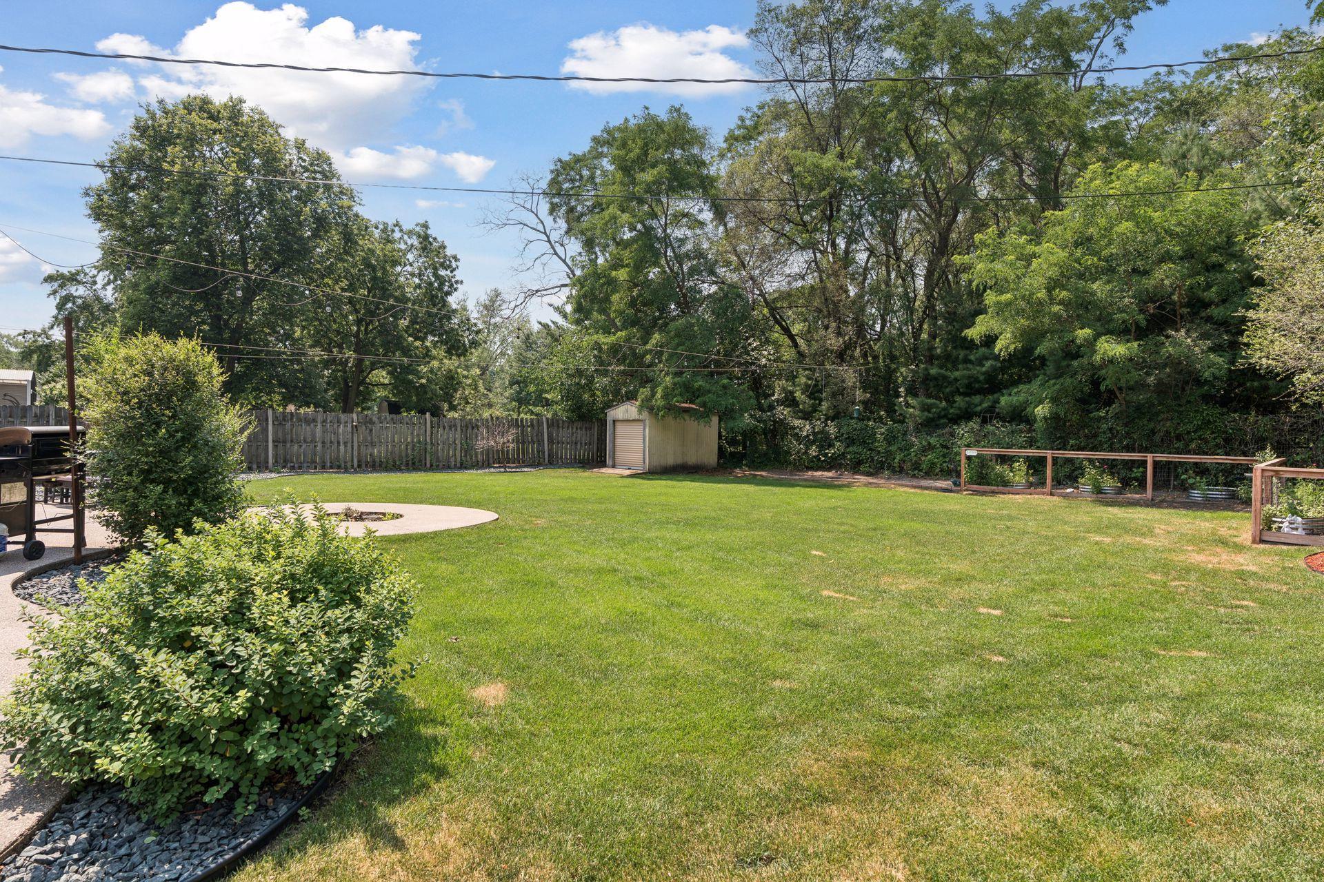7836 Woodlawn Dr, Mounds View, MN 55112