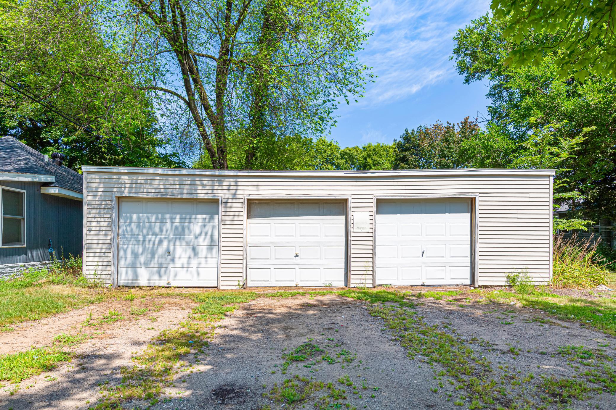 2306 4th St, Eau Claire, WI 54703