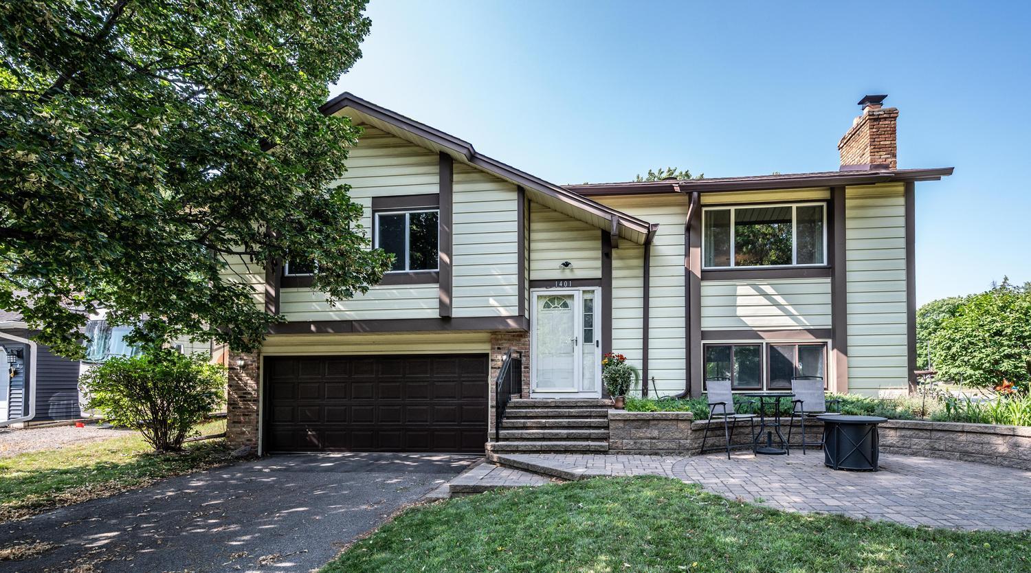 1401 Raleigh Dr, Burnsville, MN 55337