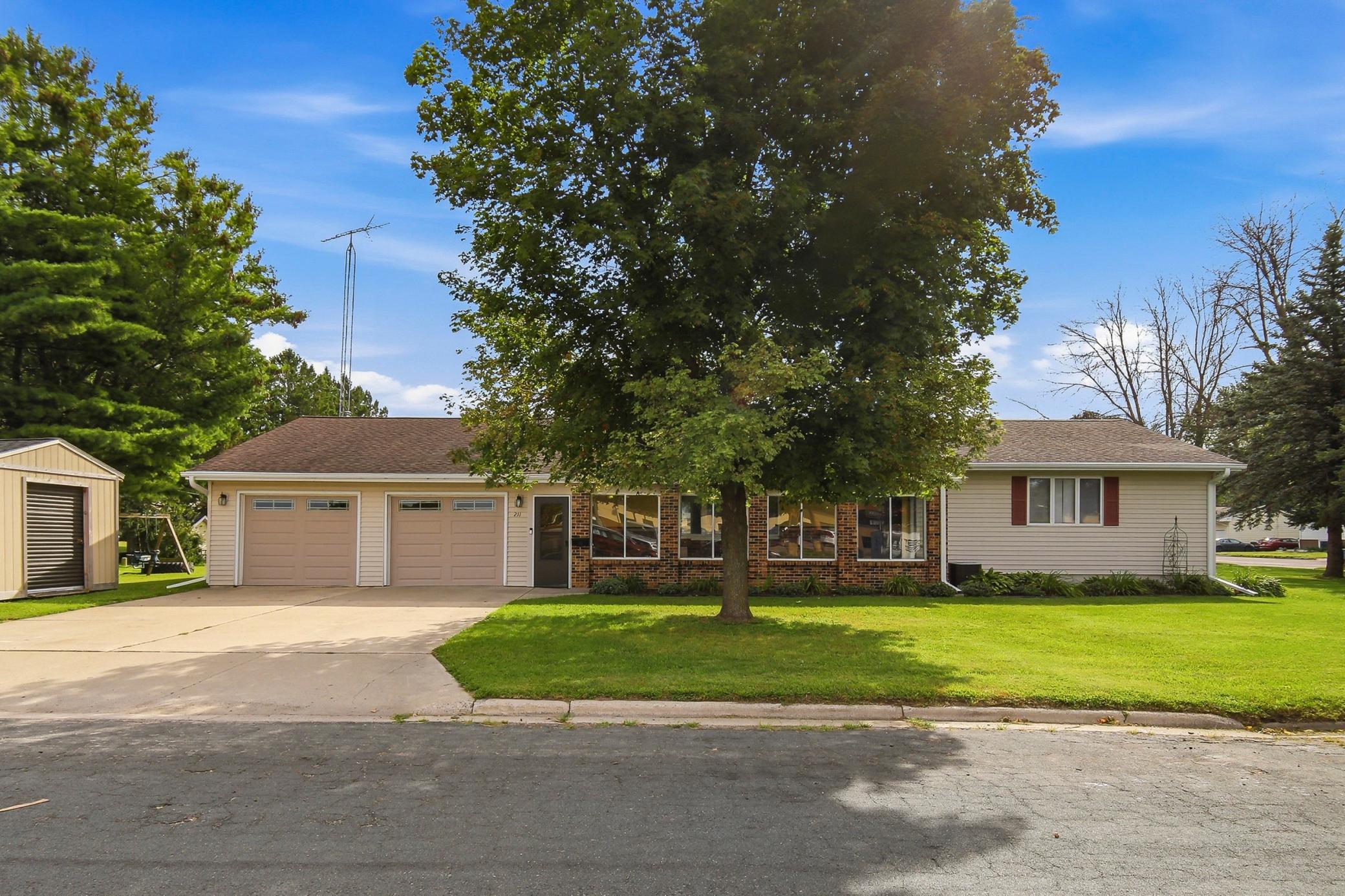 211 4th Ave NW, Blooming Prairie, MN 55917