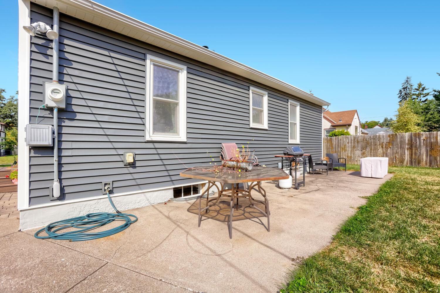 4429 6th St NE, Columbia Heights, MN 55421