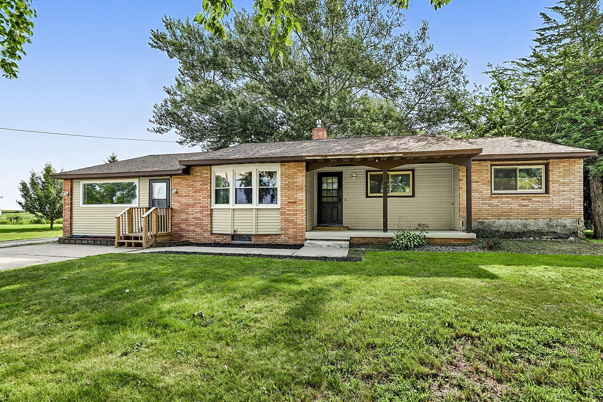 2292 Hennepin Ave N, Glencoe, MN 55336