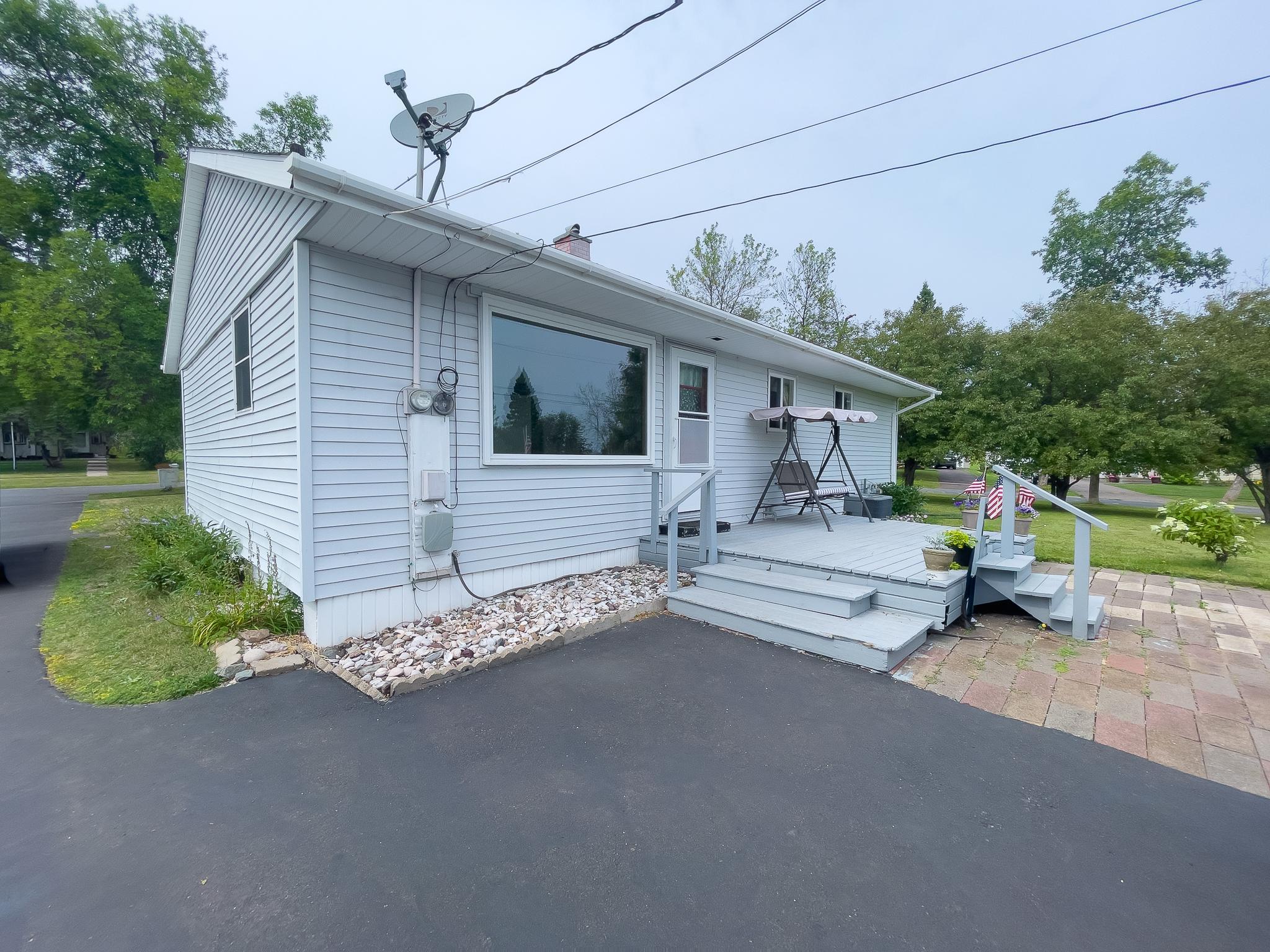 11 Ives Rd, Silver Bay, MN 55614
