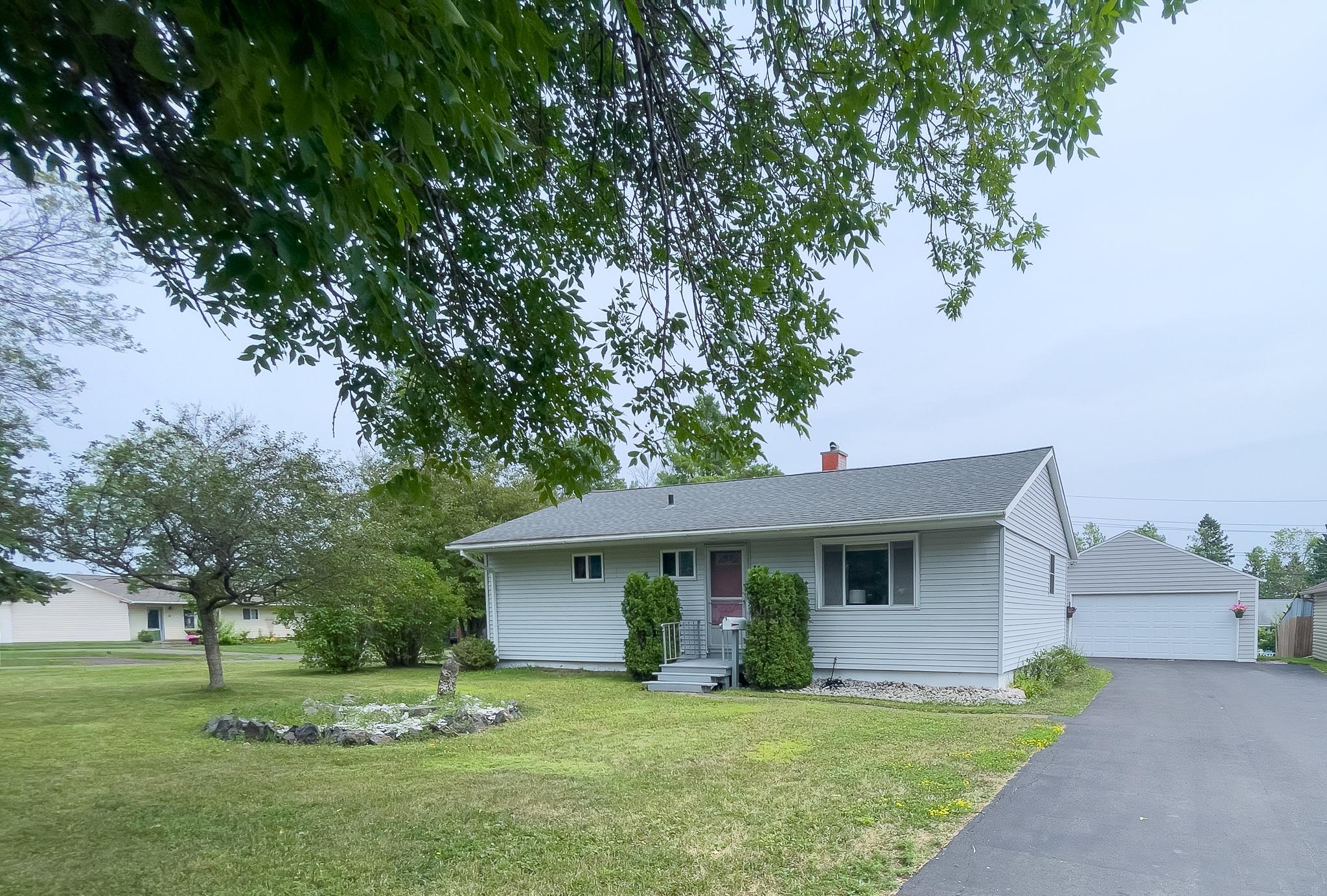 11 Ives Rd, Silver Bay, MN 55614