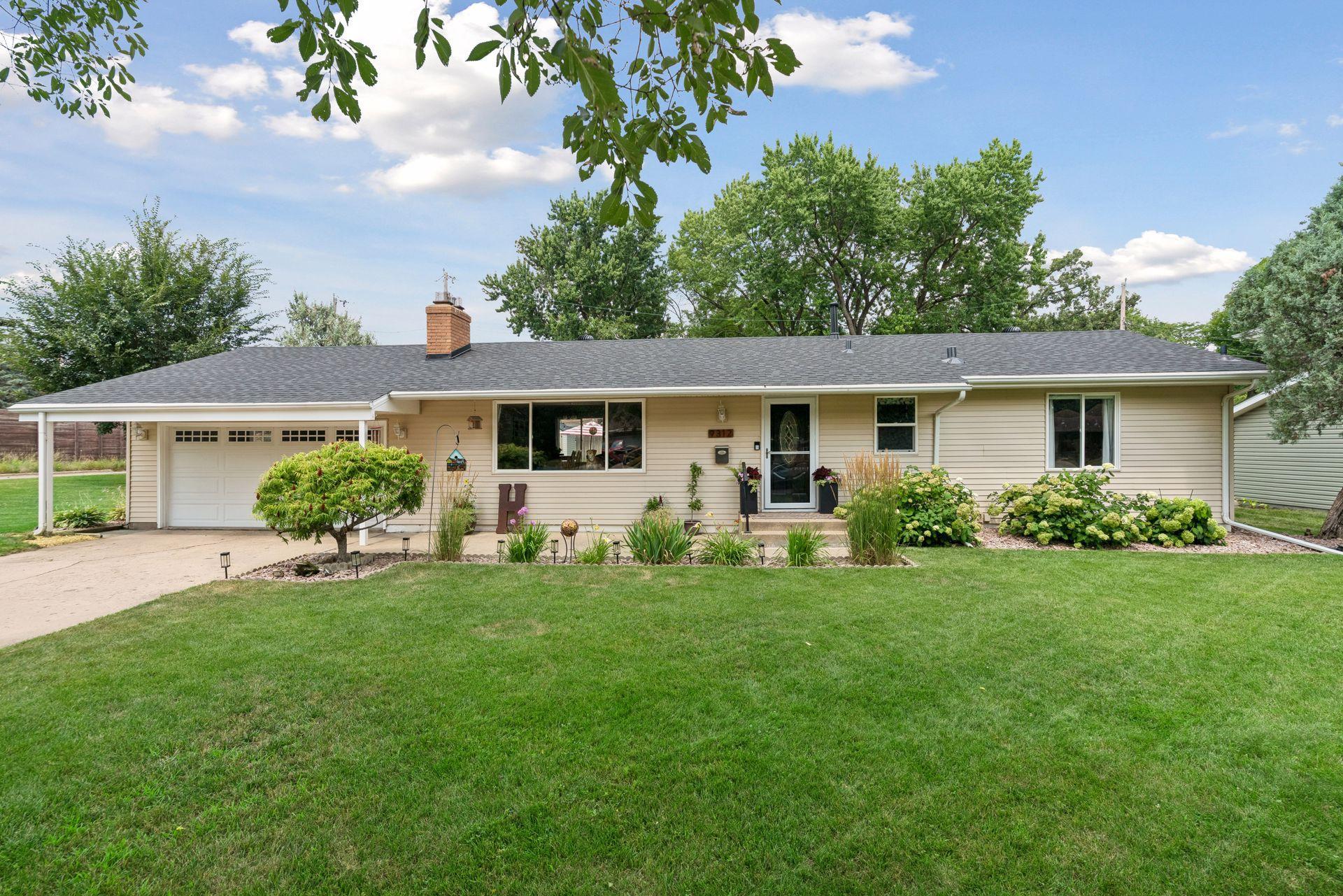 9312 W 23rd St, Saint Louis Park, MN 55426