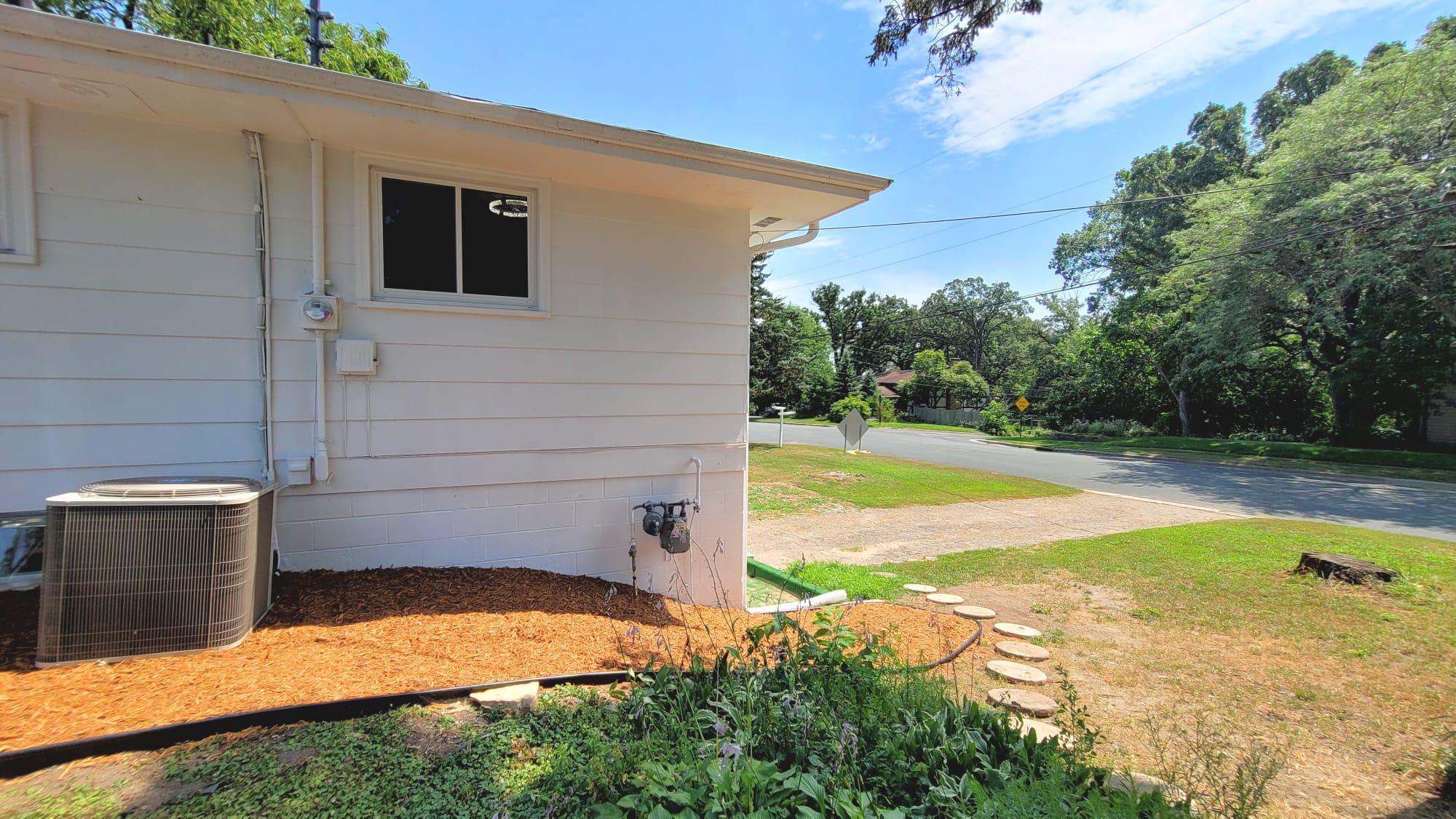 9242 Queen Ave S, Bloomington, MN 55431