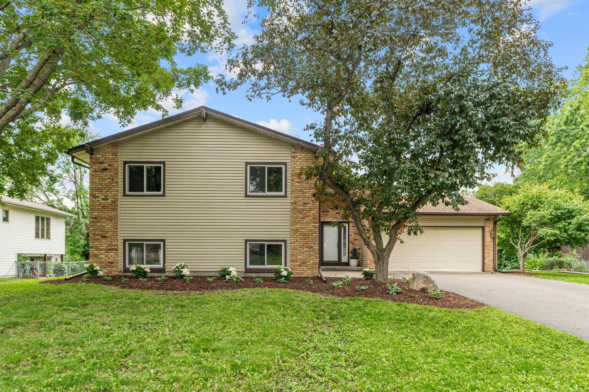 6589 E Fish Lake Rd, Maple Grove, MN 55369