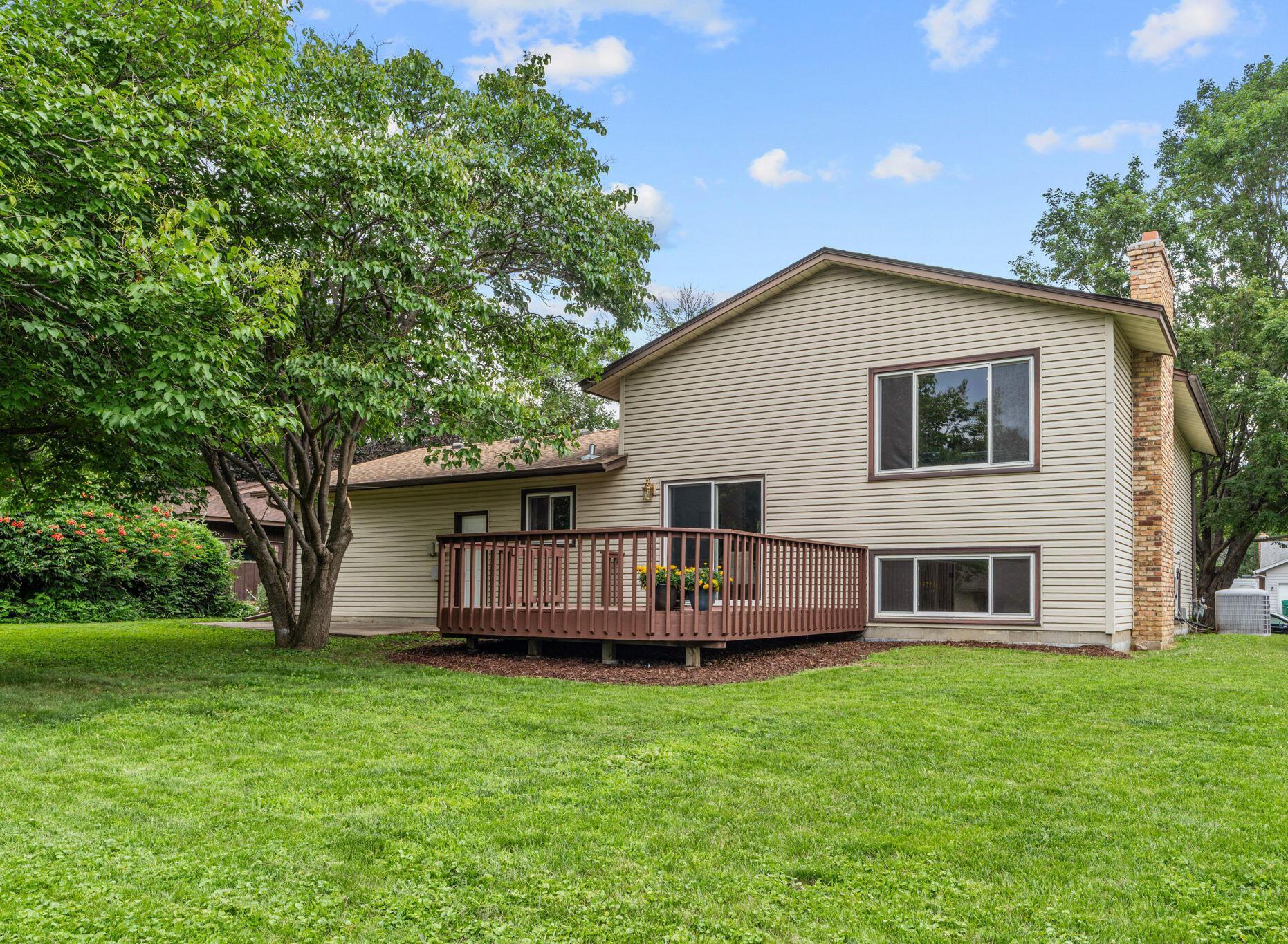 6589 E Fish Lake Rd, Maple Grove, MN 55369