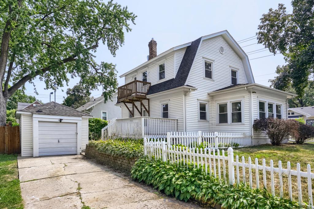 1900 E 42nd St, Minneapolis, MN 55407