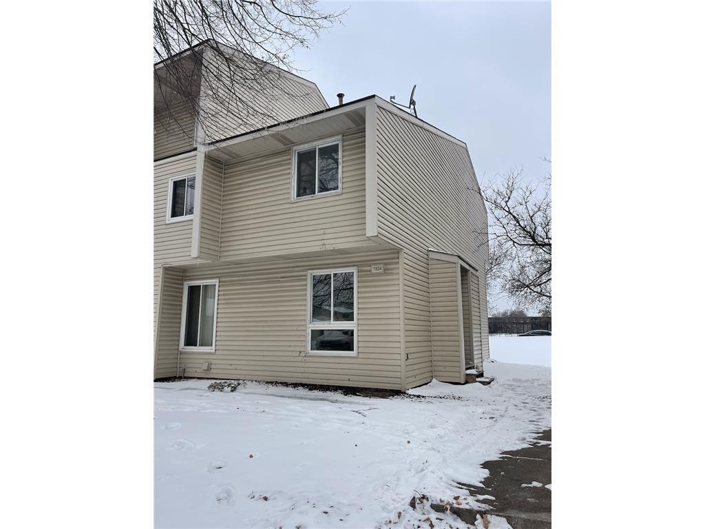 7824 Yates Ave N, Brooklyn Park, MN 55443