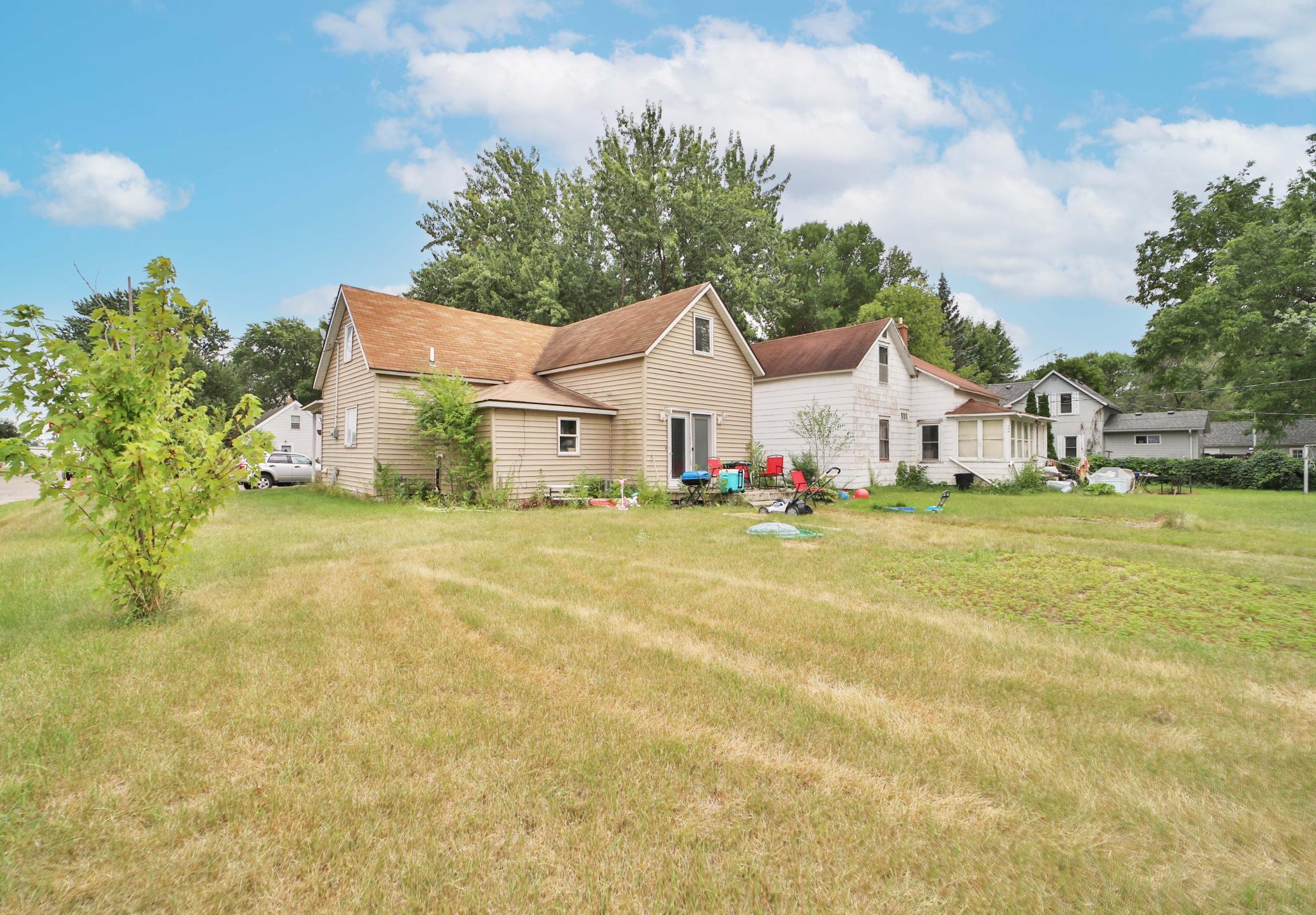 400 5th St SW, Little Falls, MN 56345