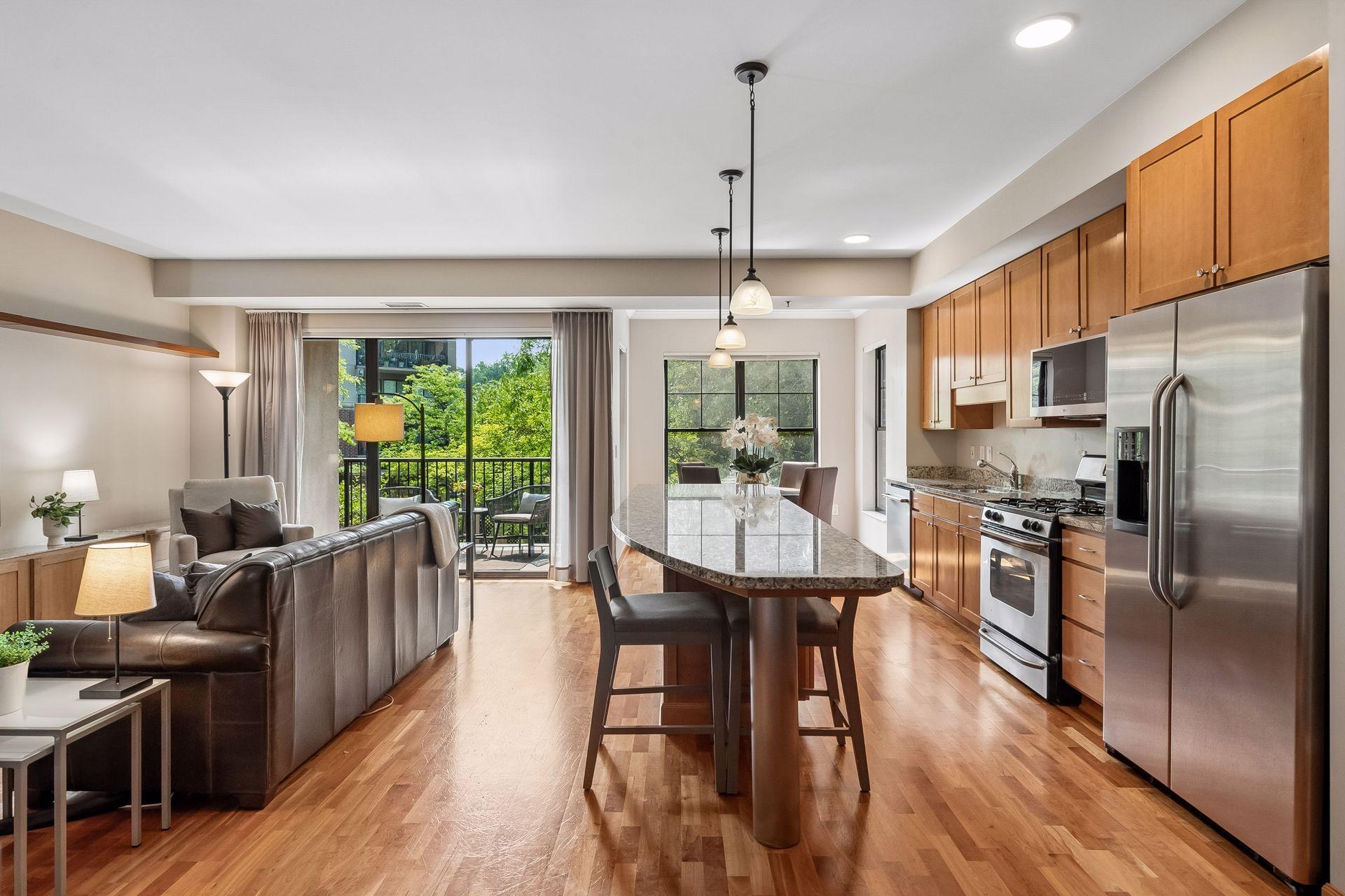 317 Groveland Ave #213, Minneapolis, MN 55403