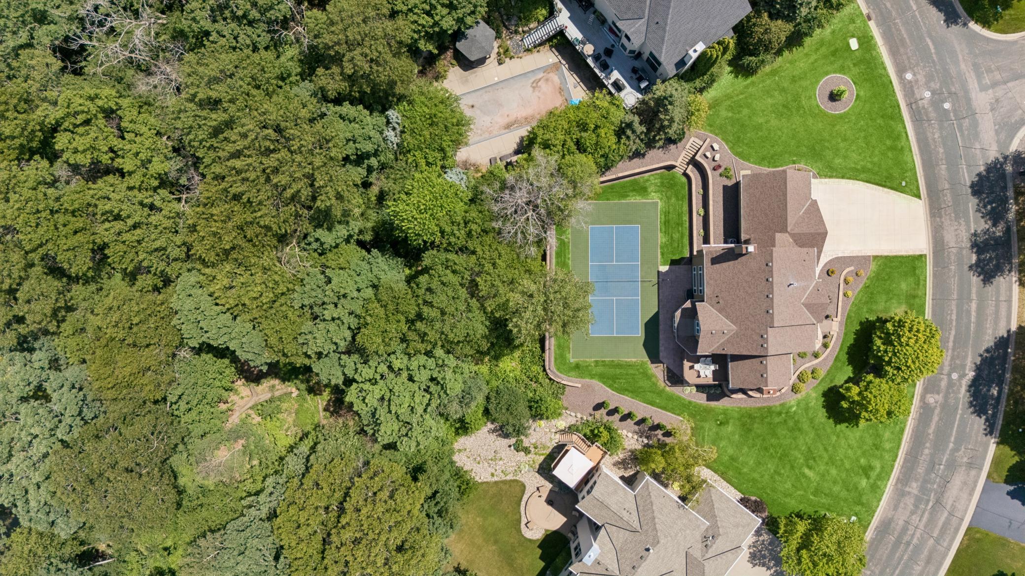 2078 Royale Dr, Eagan, MN 55122