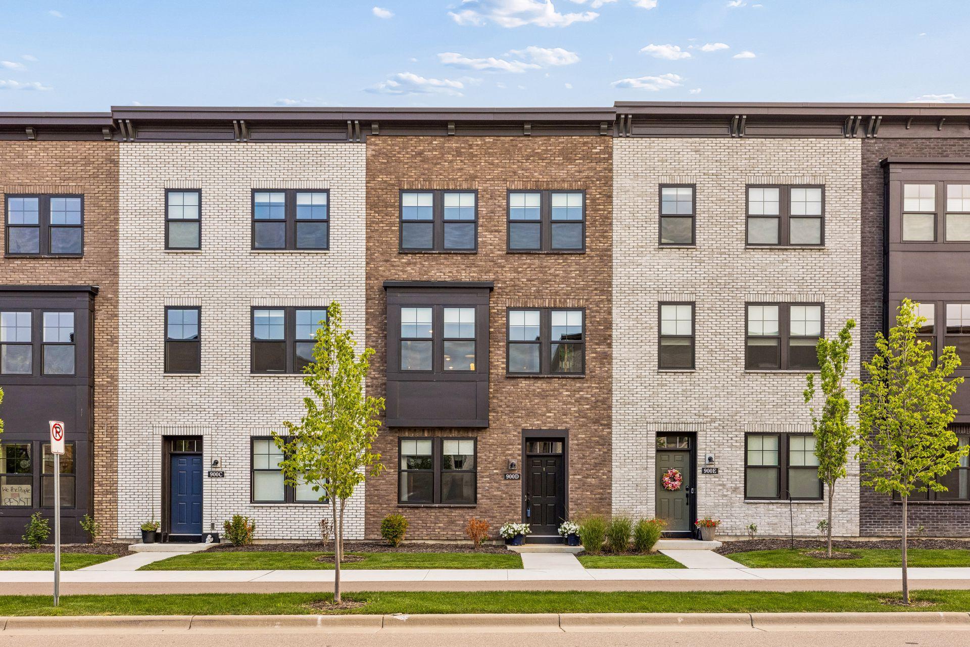 900D Mount Curve Blvd, Saint Paul, MN 55116