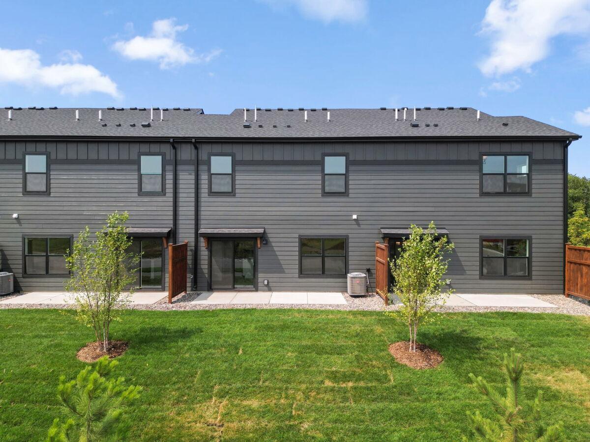 679 Tulare Ter, Newport, MN 55055