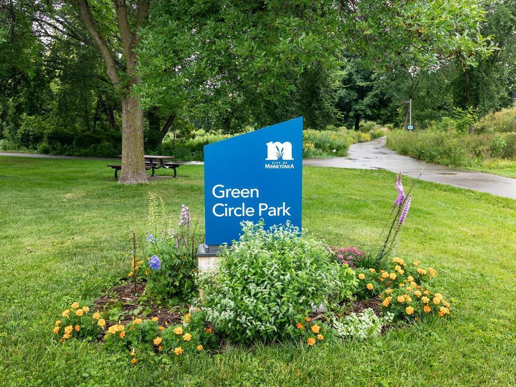 5643 Green Circle Dr #207, Minnetonka, MN 55343