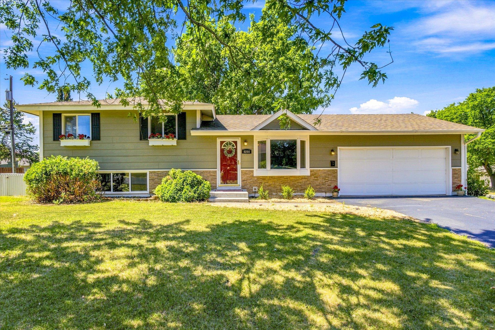 8200 Goodrich Rd, Bloomington, MN 55437