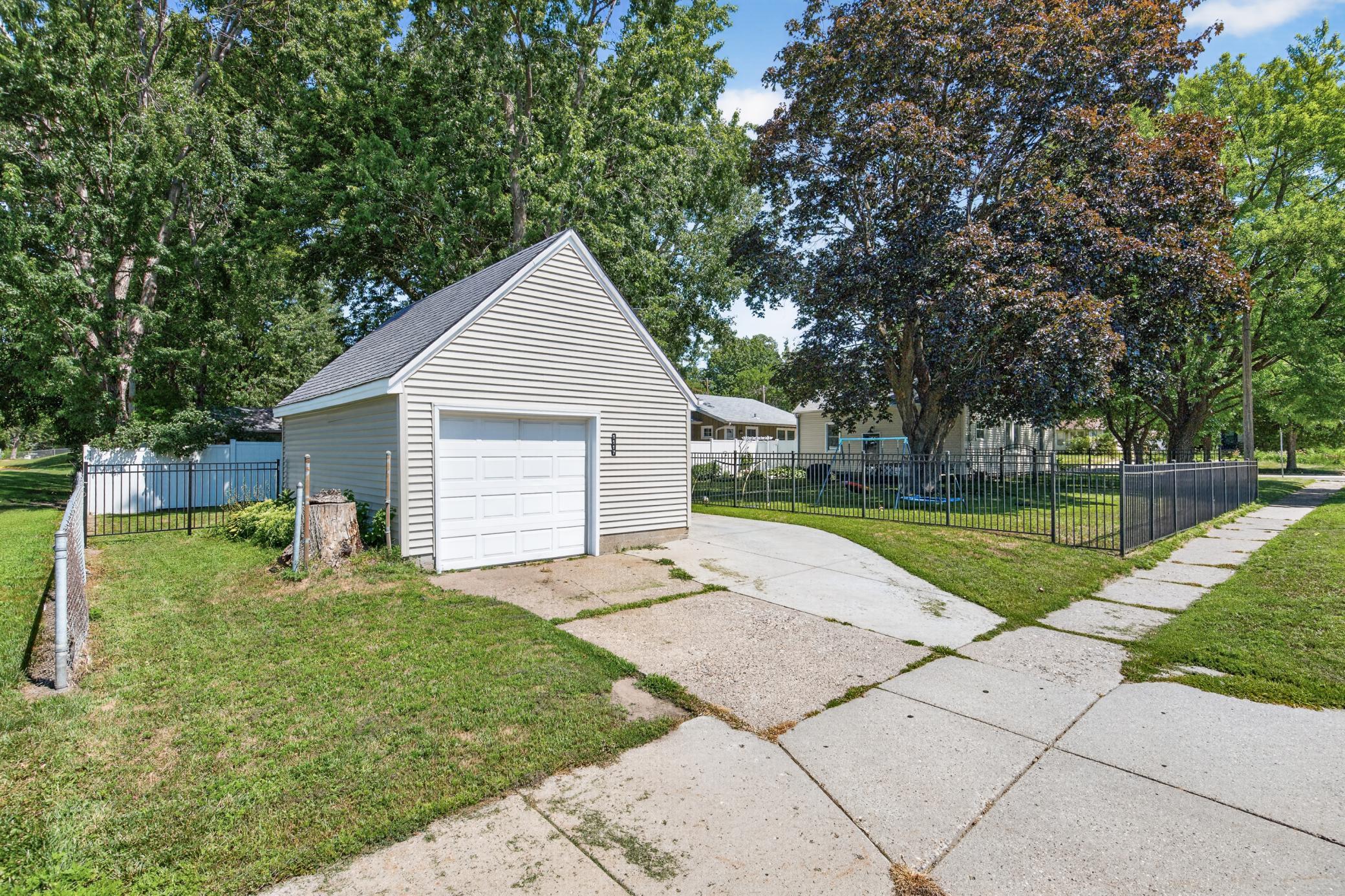 1117 Stryker Ave, West Saint Paul, MN 55118