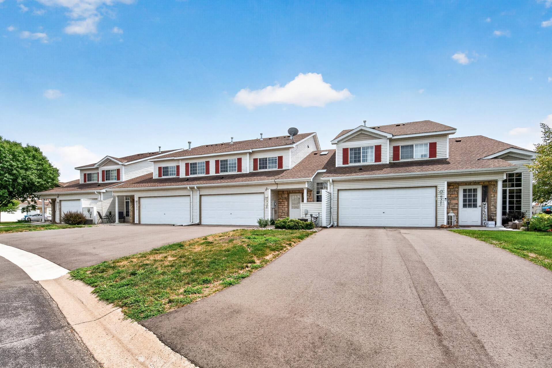 6325 Saddlebred Way, Forest Lake, MN 55025