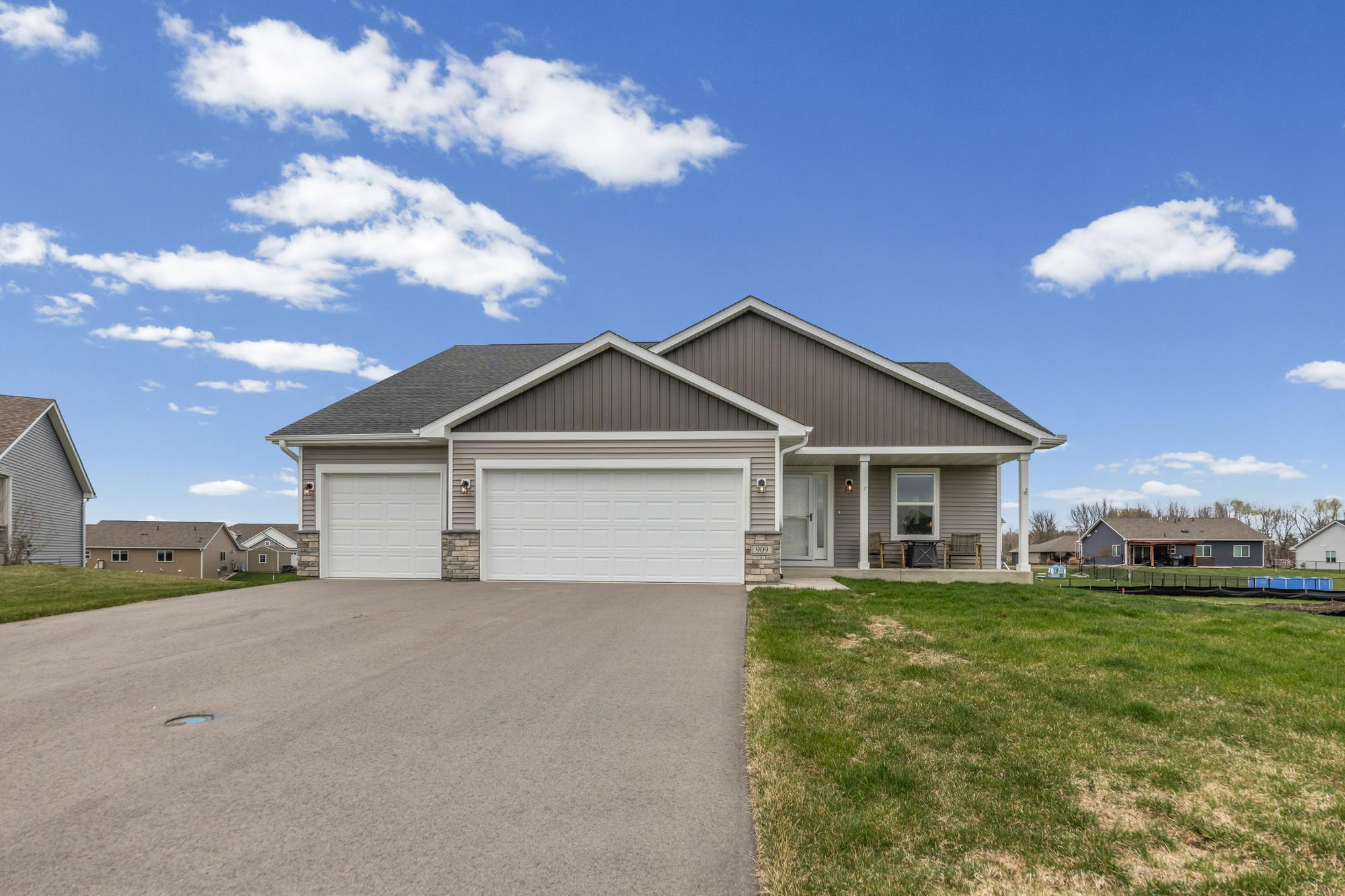 909 Emily Ct NE, Montgomery, MN 56069