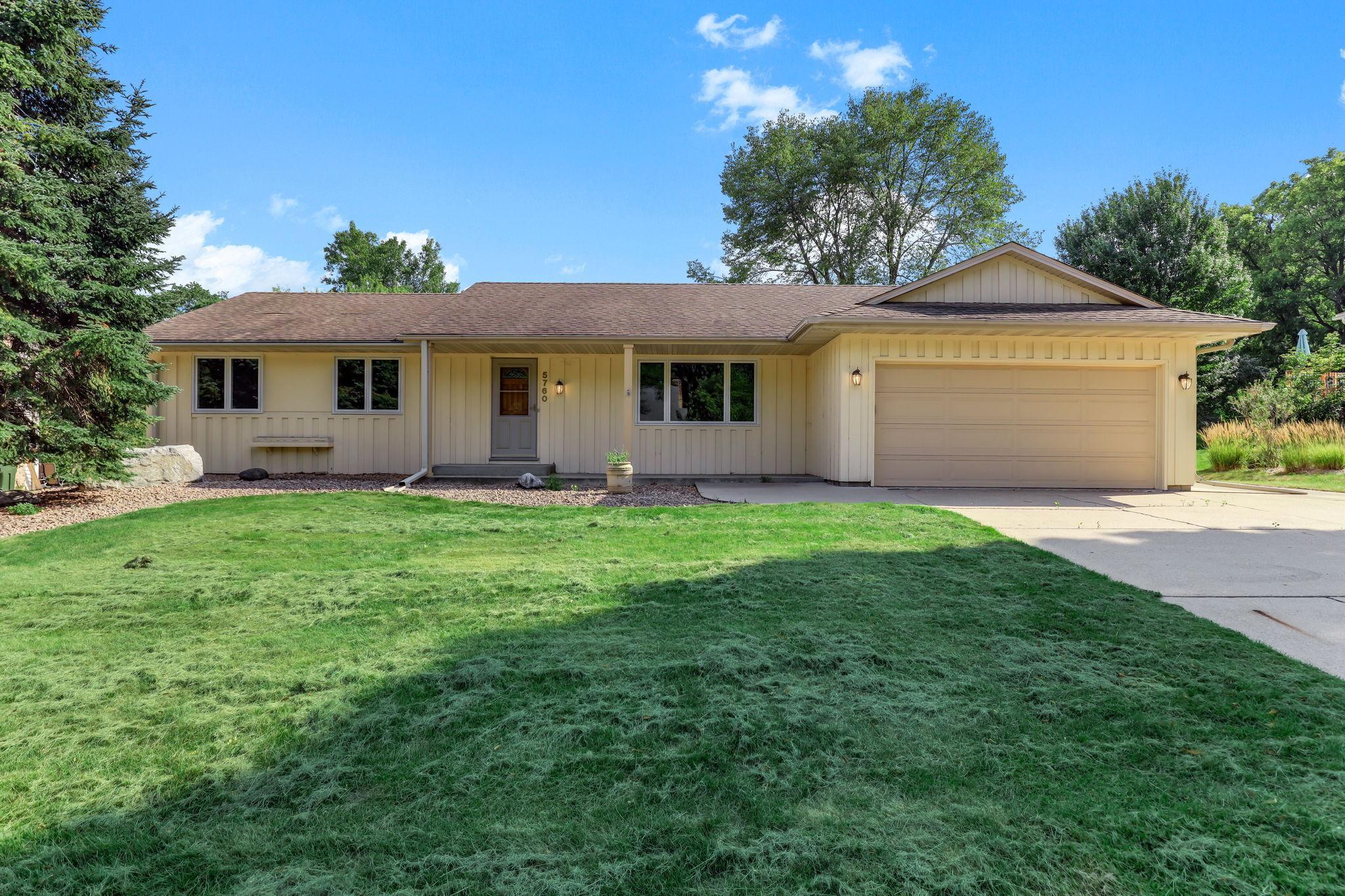 5760 131st St W, Apple Valley, MN 55124