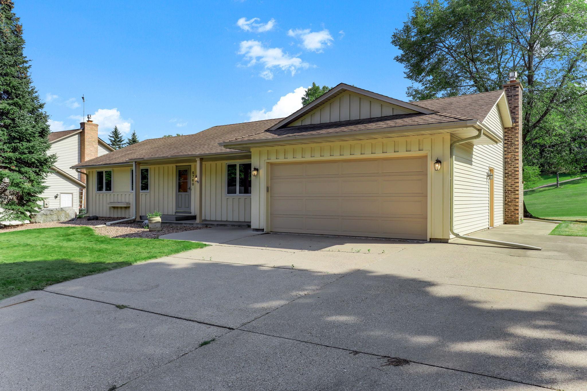 5760 131st St W, Apple Valley, MN 55124