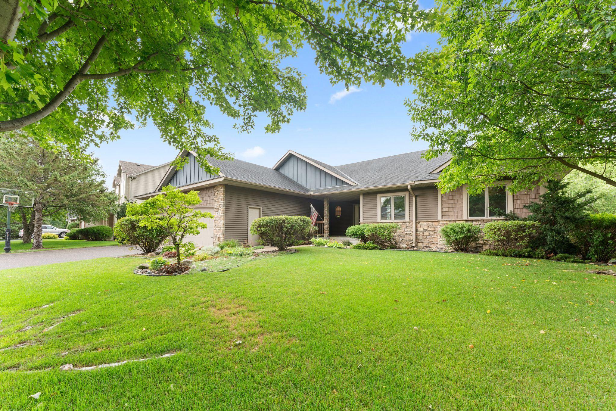 1678 Hunters Trl, Centerville, MN 55038