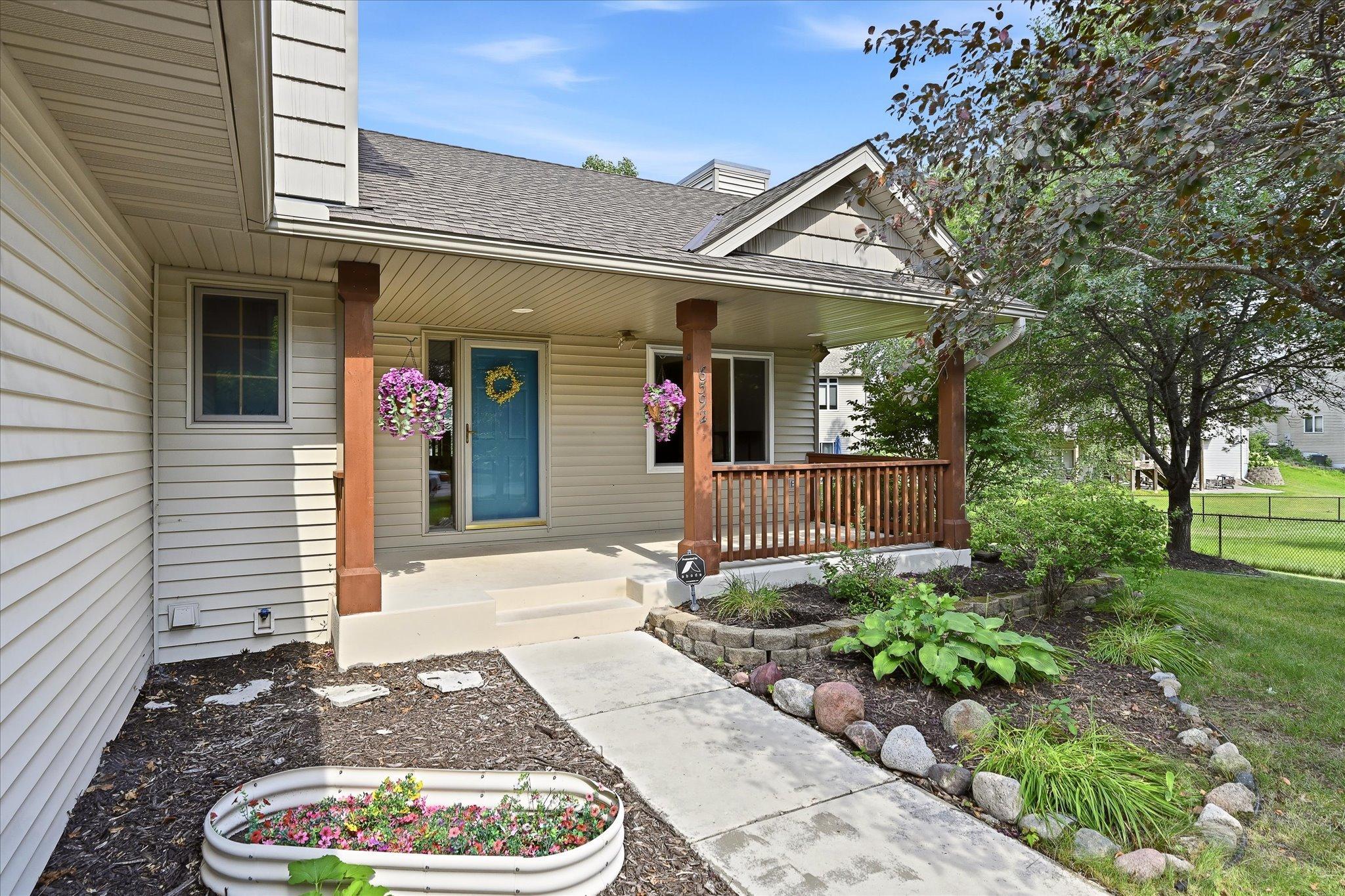 6592 Albert Ct, Lino Lakes, MN 55038