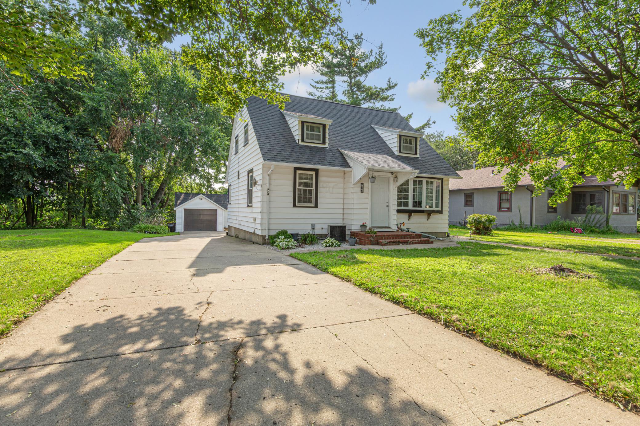 206 12th St S, Mountain Lake, MN 56159