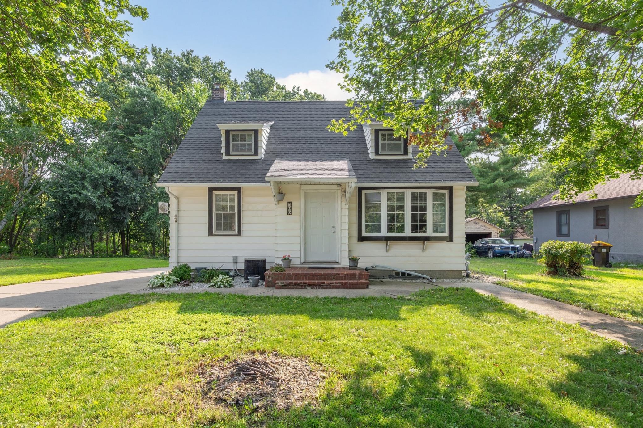 206 12th St S, Mountain Lake, MN 56159