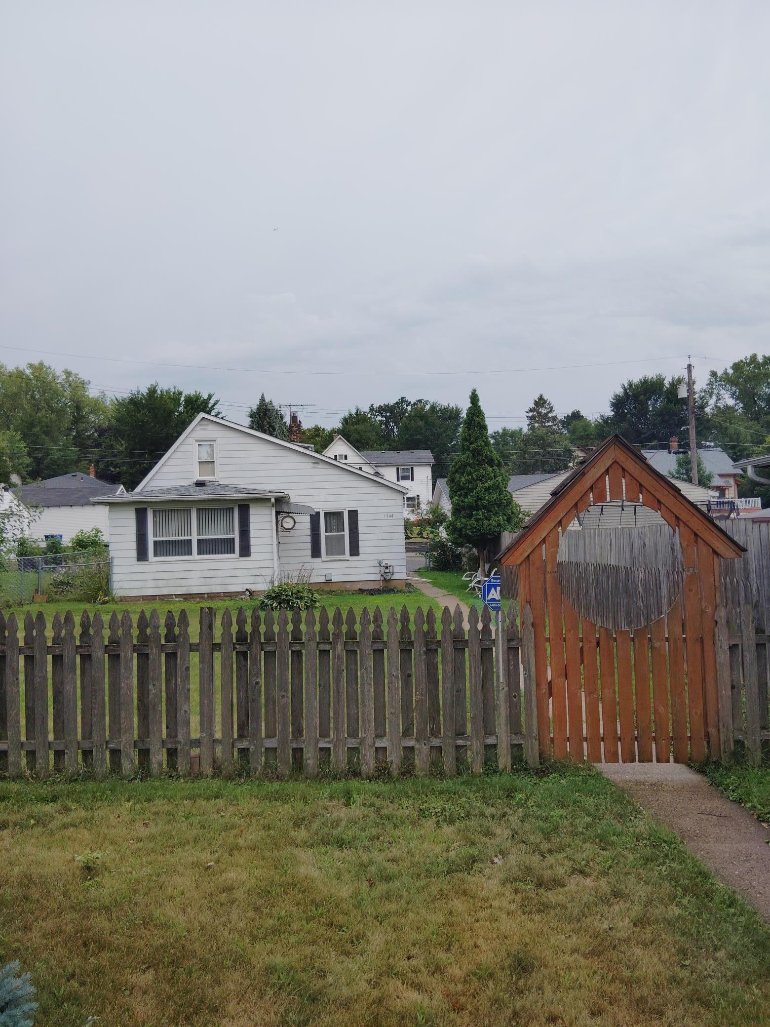1744 York Ave, Saint Paul, MN 55106