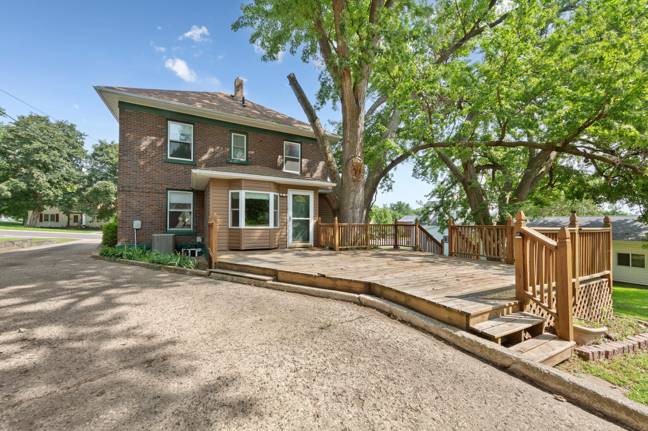 1009 South St, Jackson, MN 56143