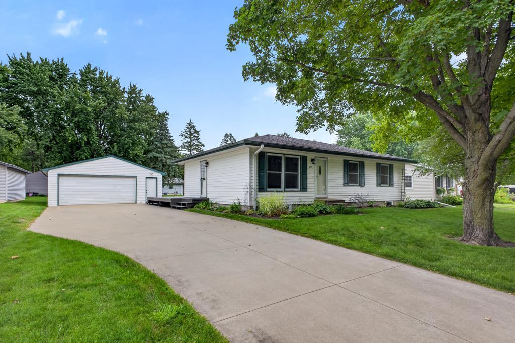 127 Carolann St NW, Eyota, MN 55934