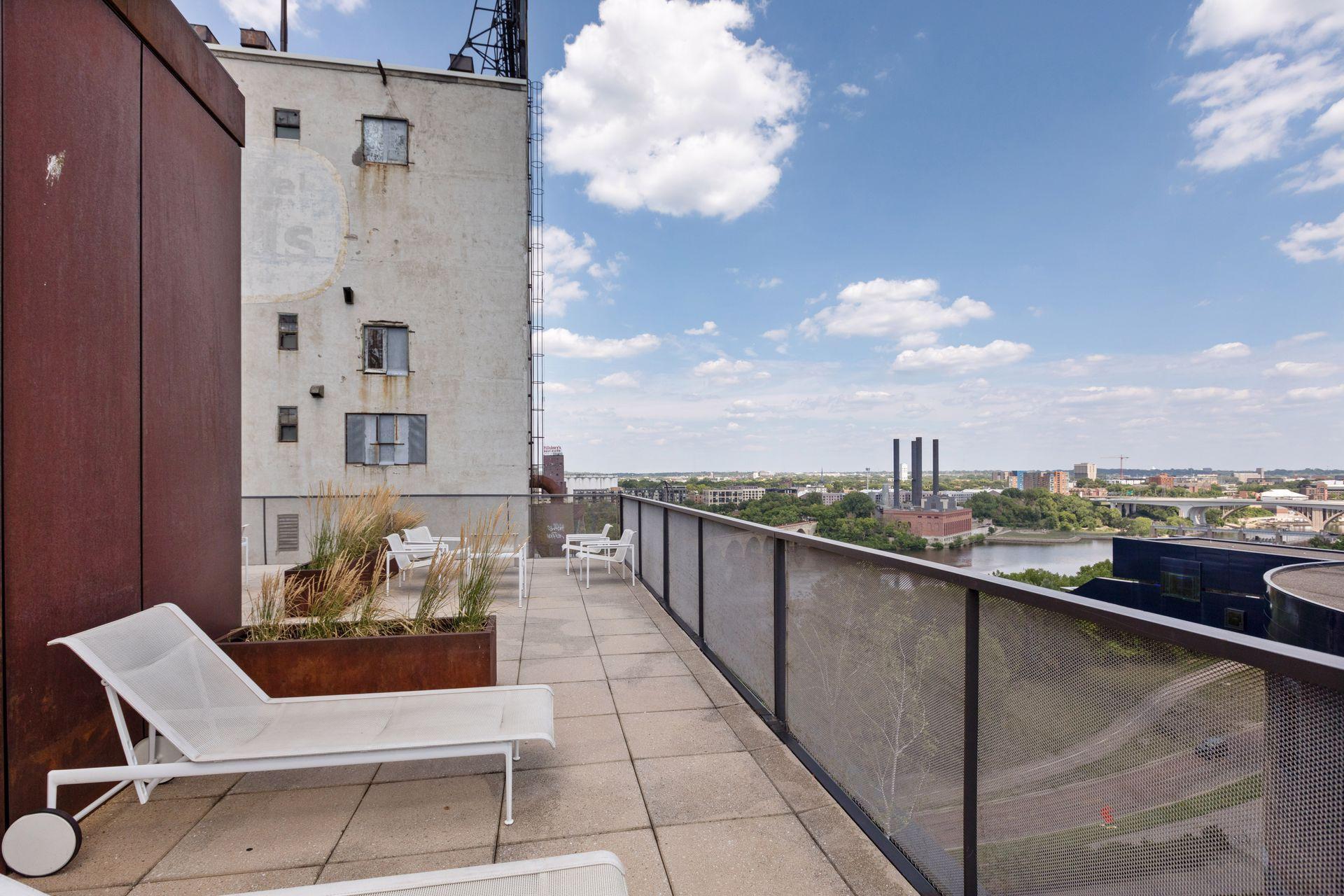 750 S 2nd St #404, Minneapolis, MN 55401