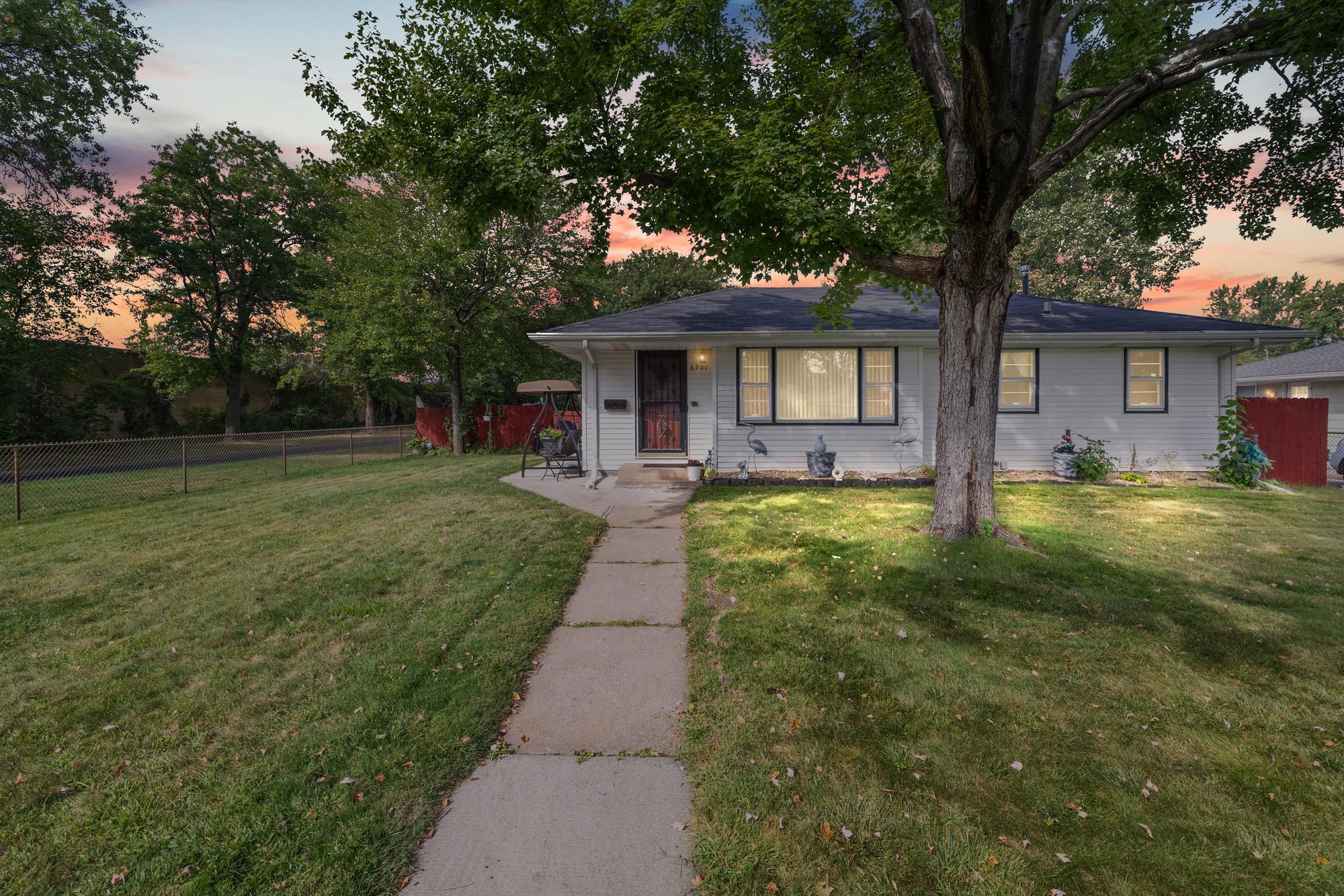 6701 Regent Ave N, Brooklyn Center, MN 55429