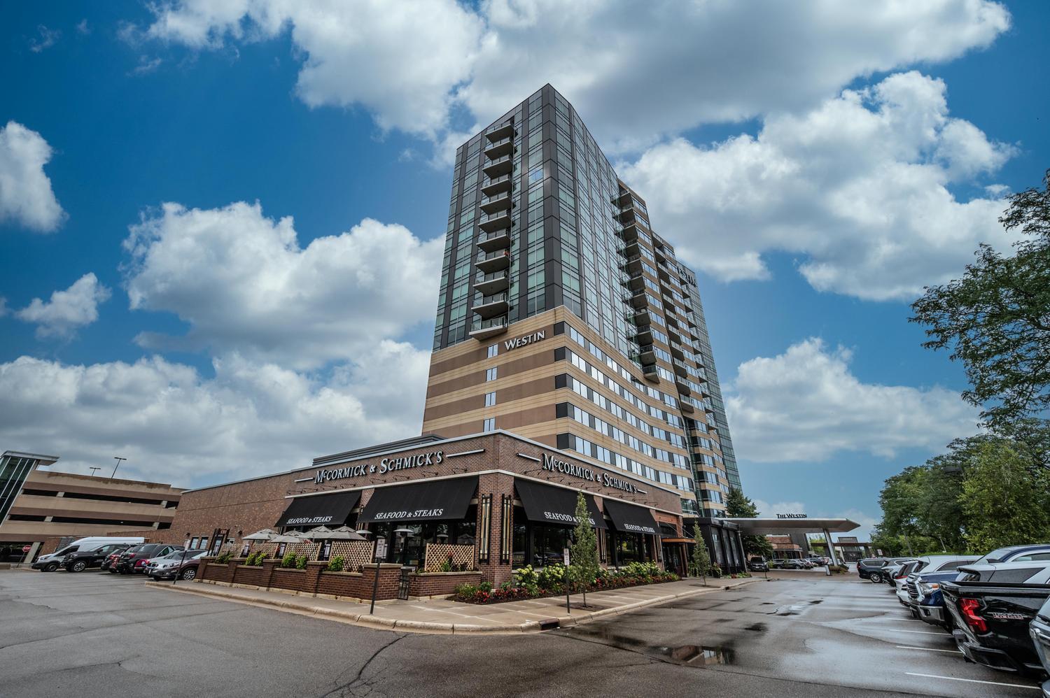 3209 Galleria #1502, Edina, MN 55435